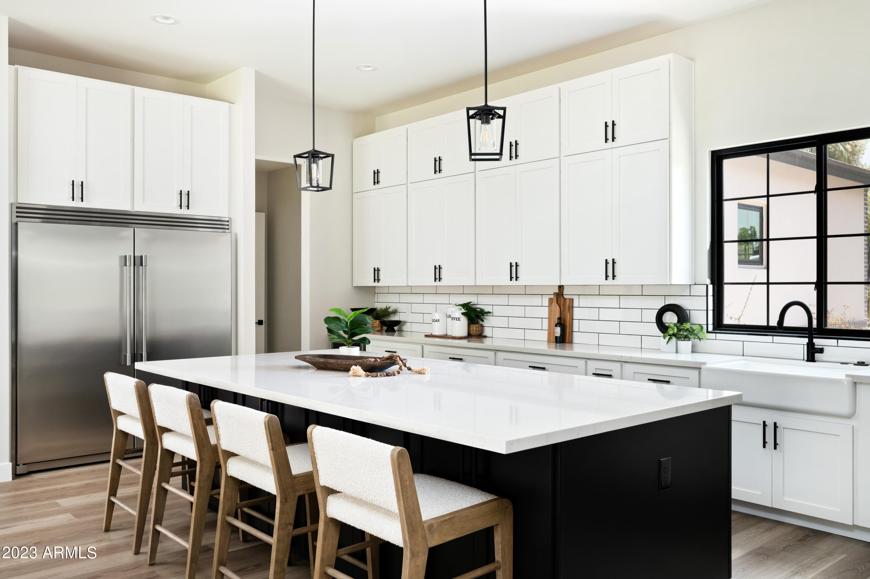 4248 E WINDSOR Avenue