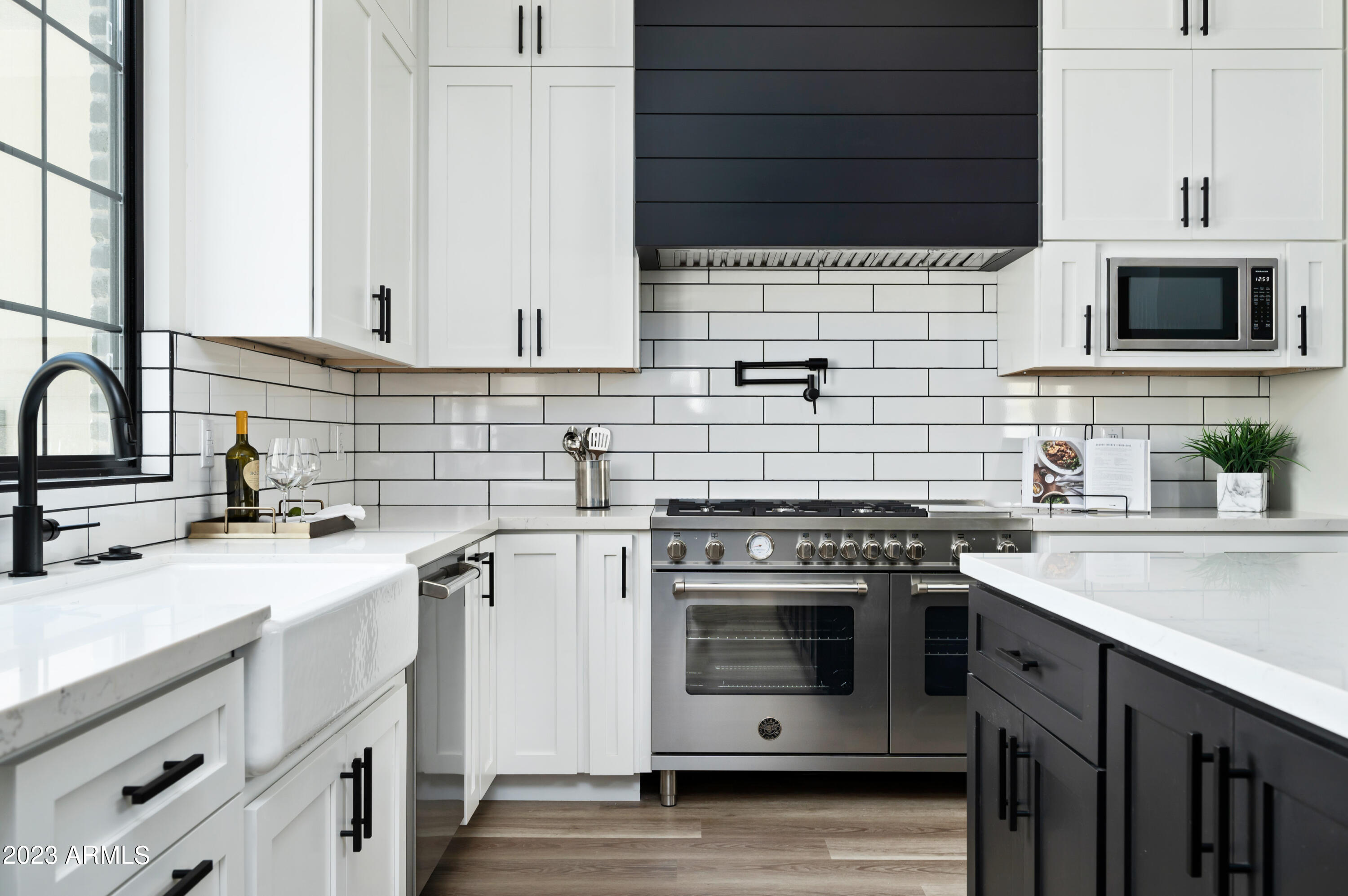 4248 E WINDSOR Avenue