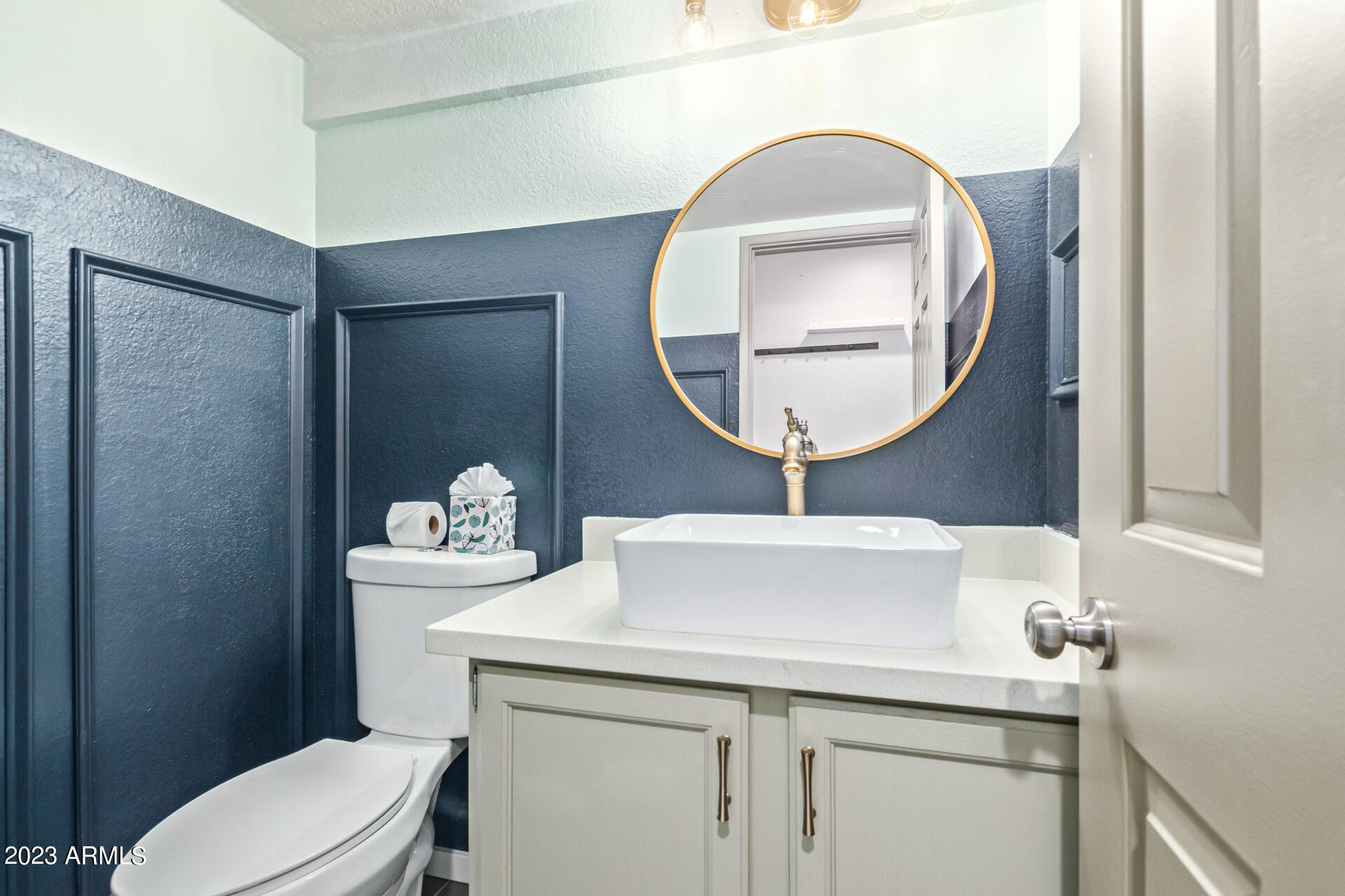 4330 N 5th Avenue, 215