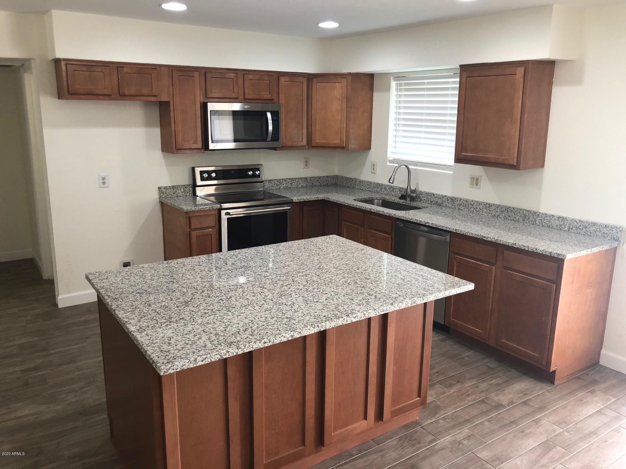 749 E KENWOOD Street