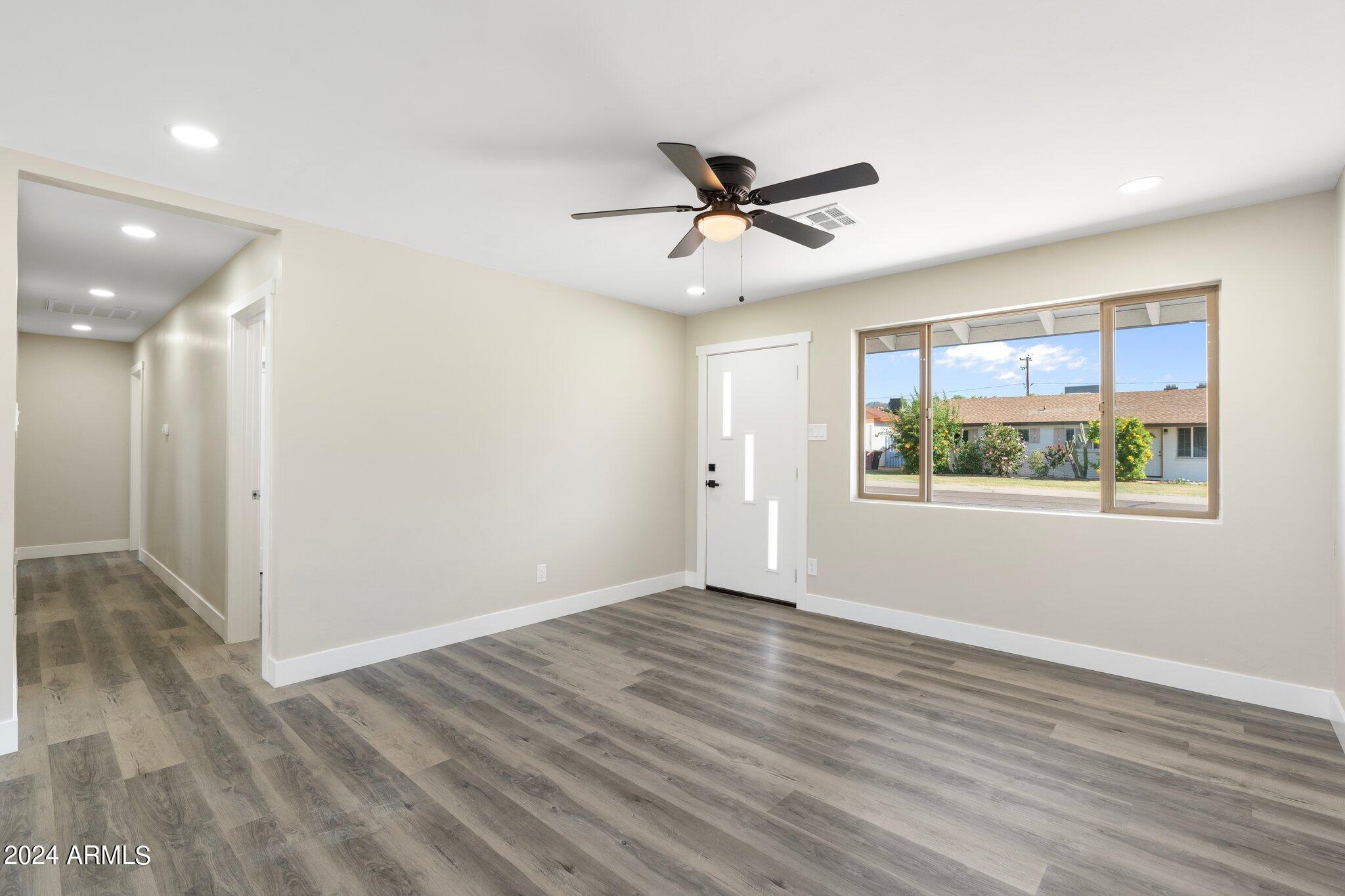 6719 E WILSHIRE Drive