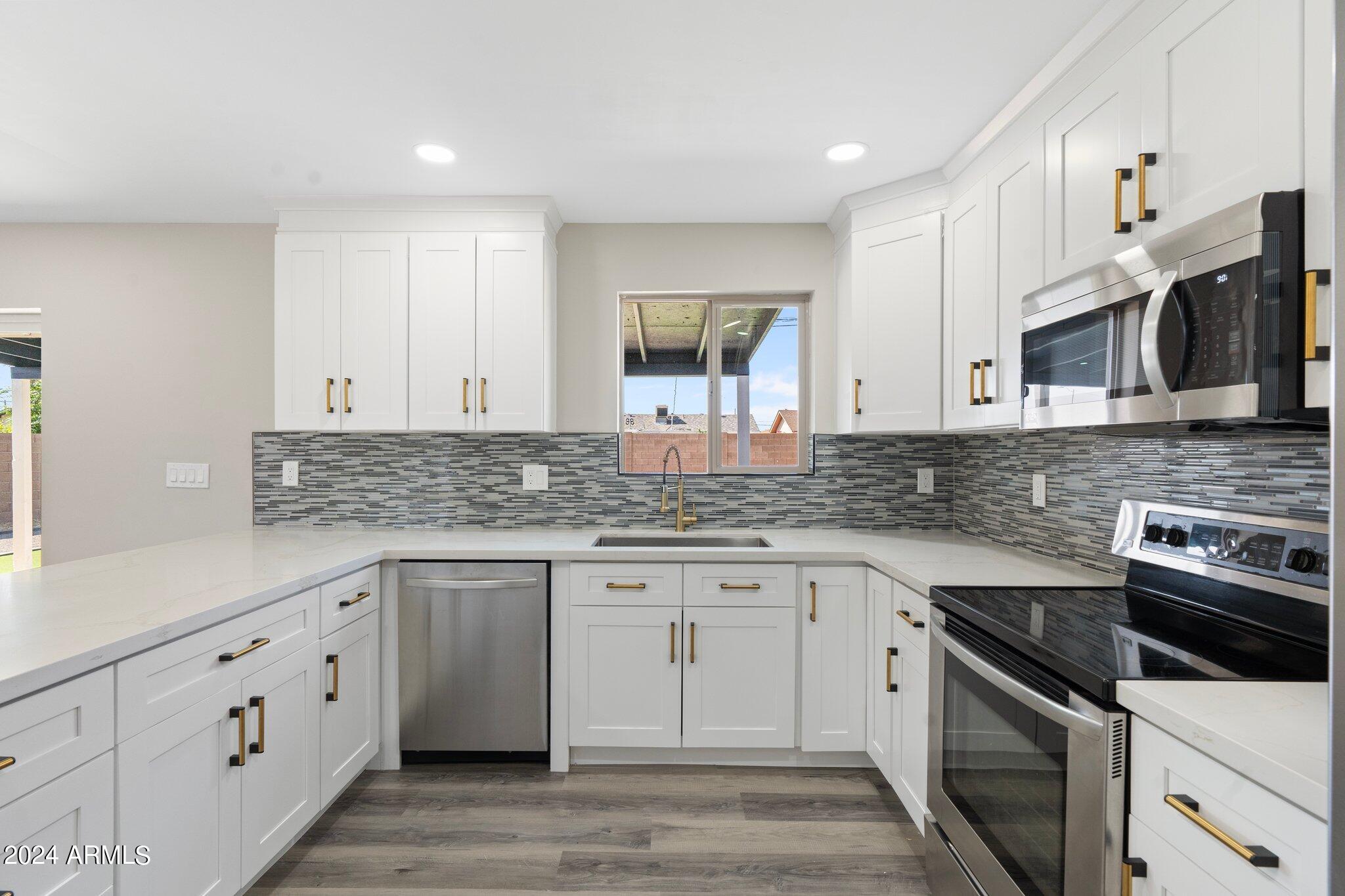 6719 E WILSHIRE Drive