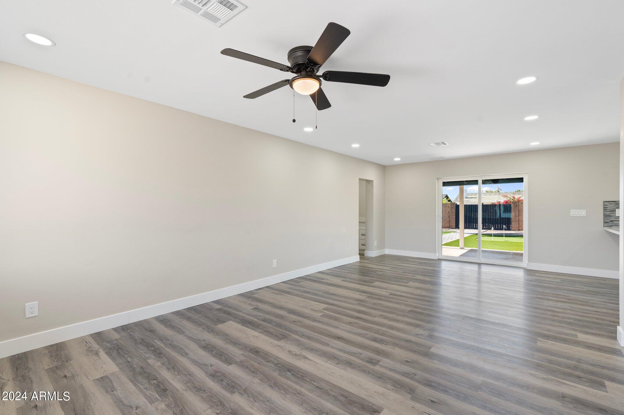 6719 E WILSHIRE Drive