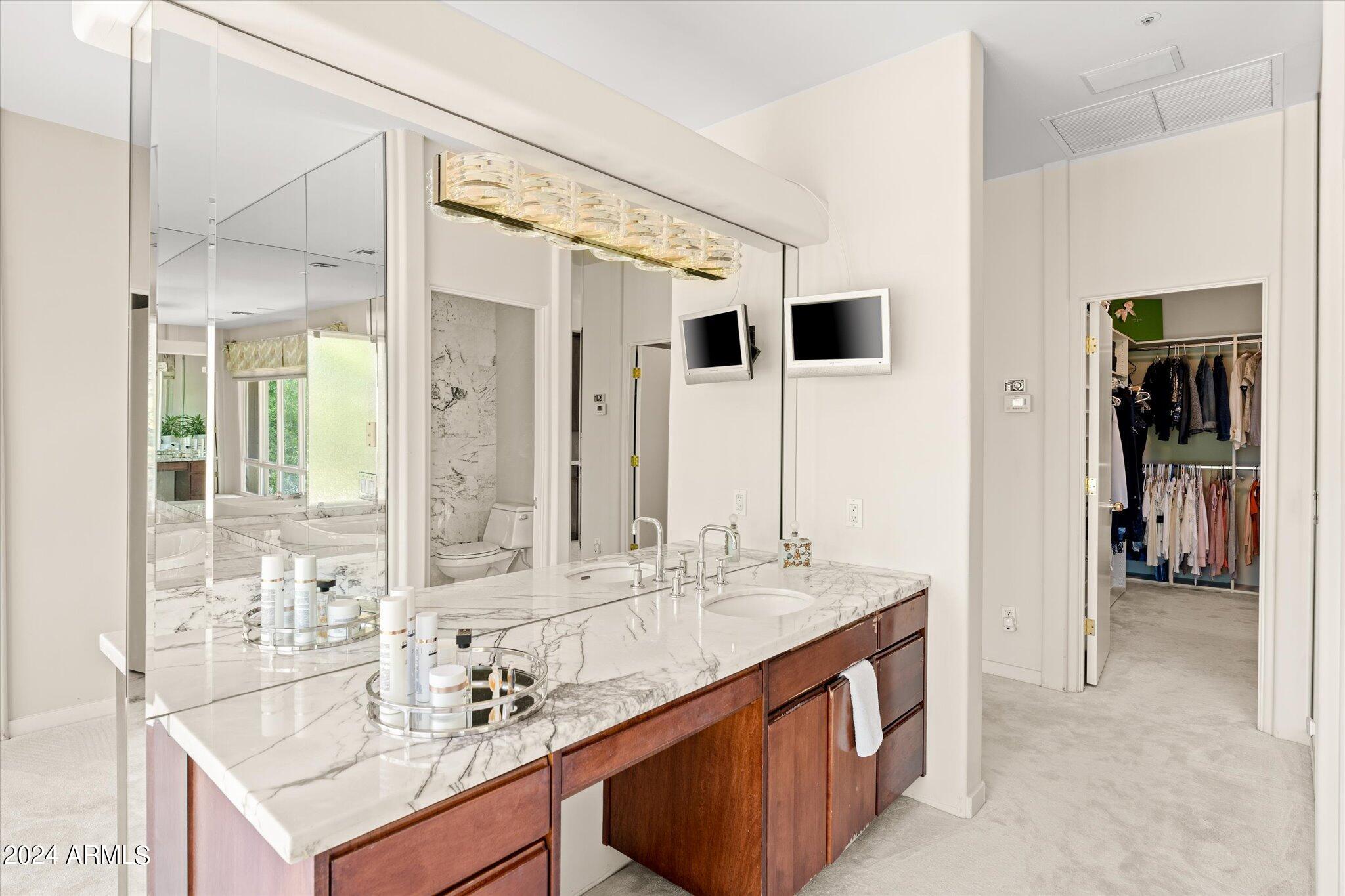 7780 E VAQUERO Drive