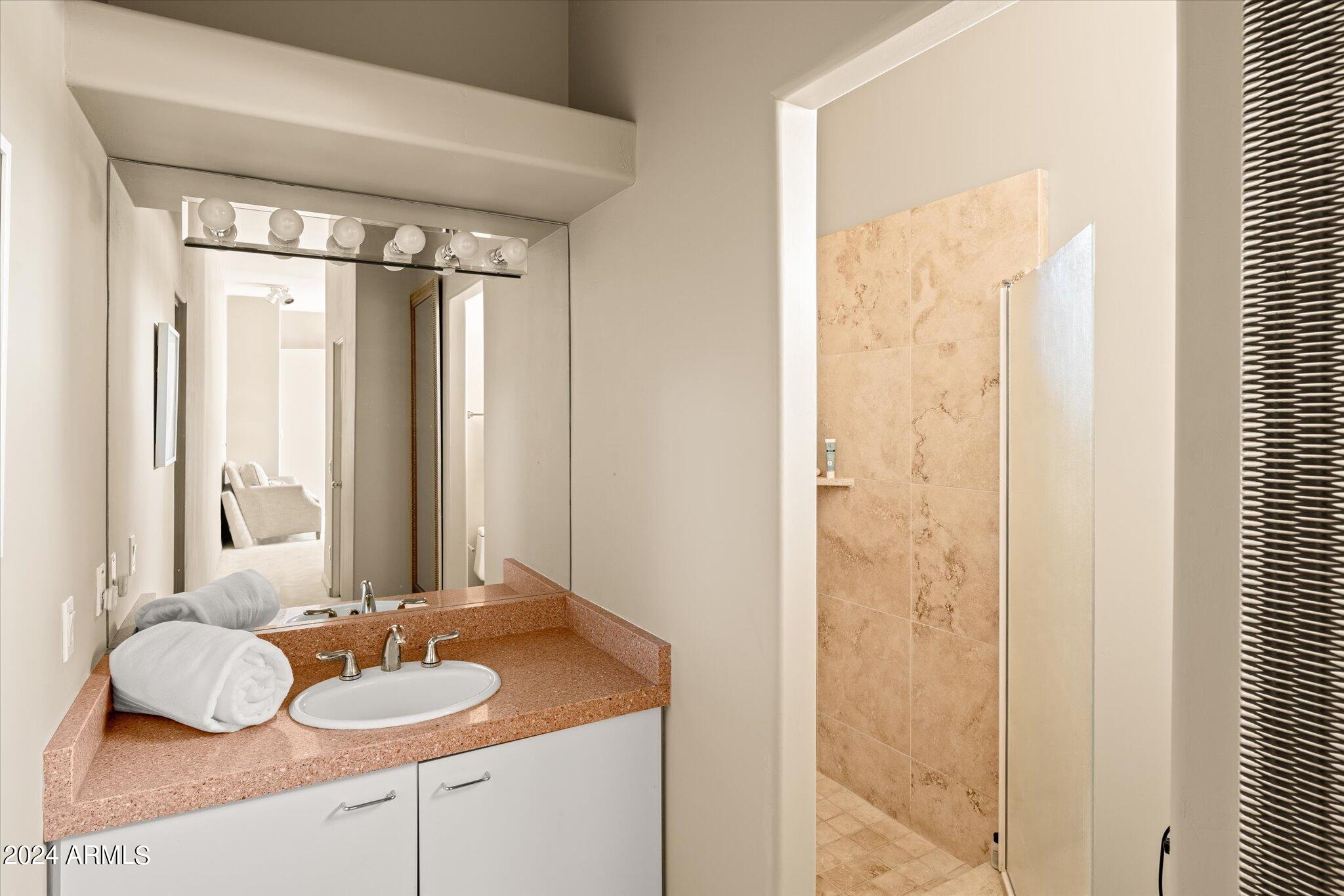 7780 E VAQUERO Drive