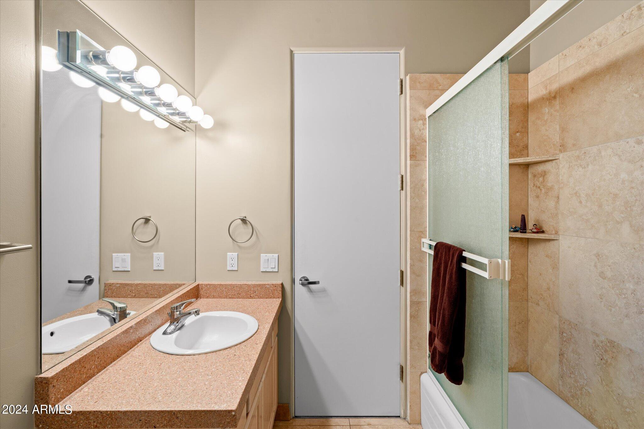 7780 E VAQUERO Drive