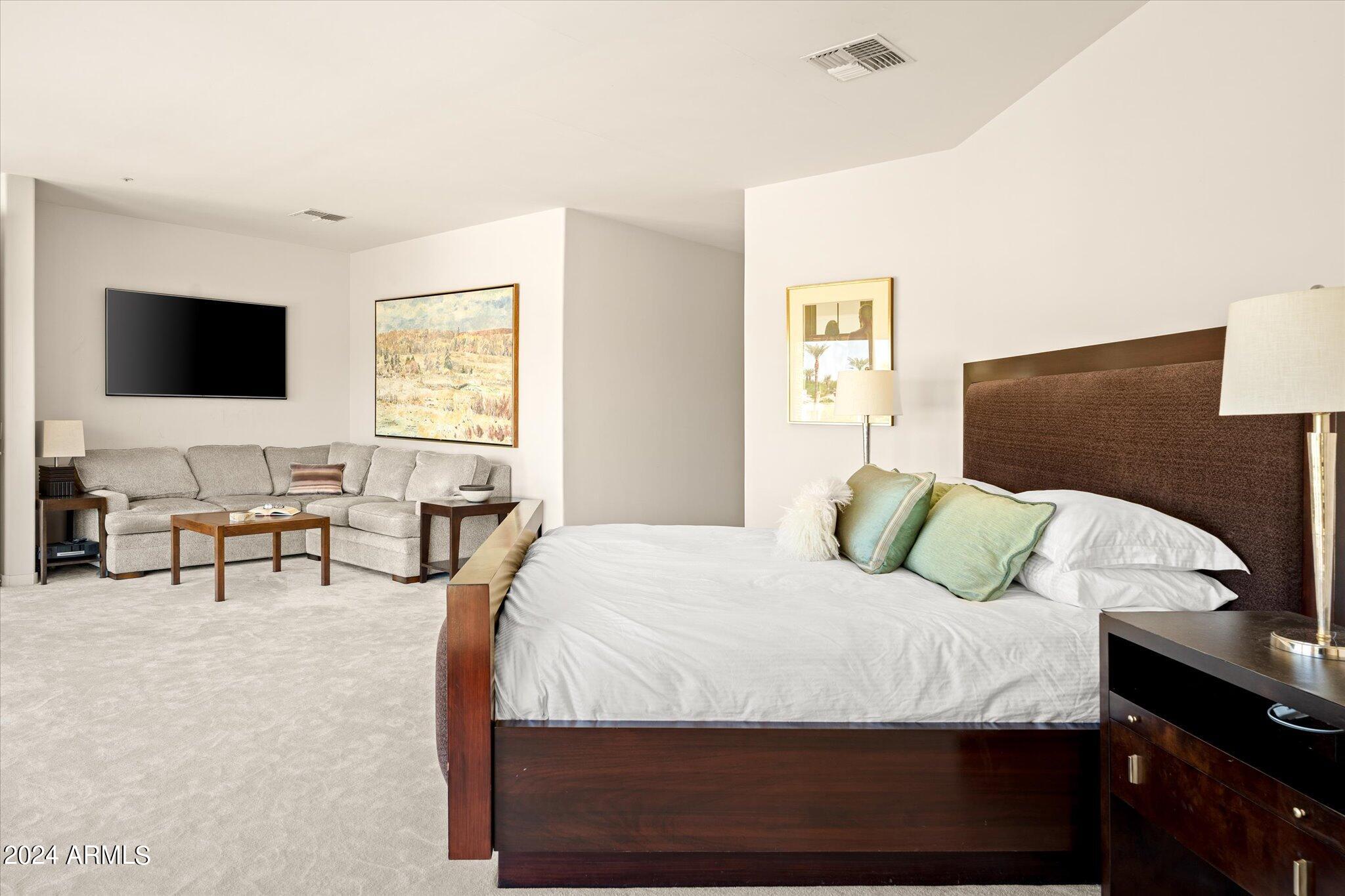 7780 E VAQUERO Drive