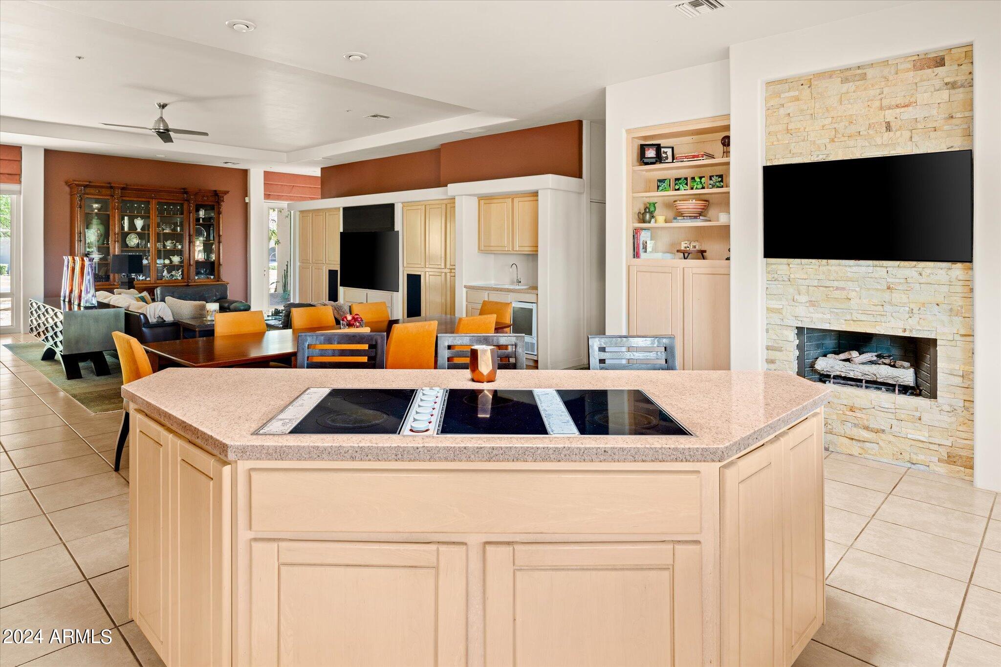 7780 E VAQUERO Drive