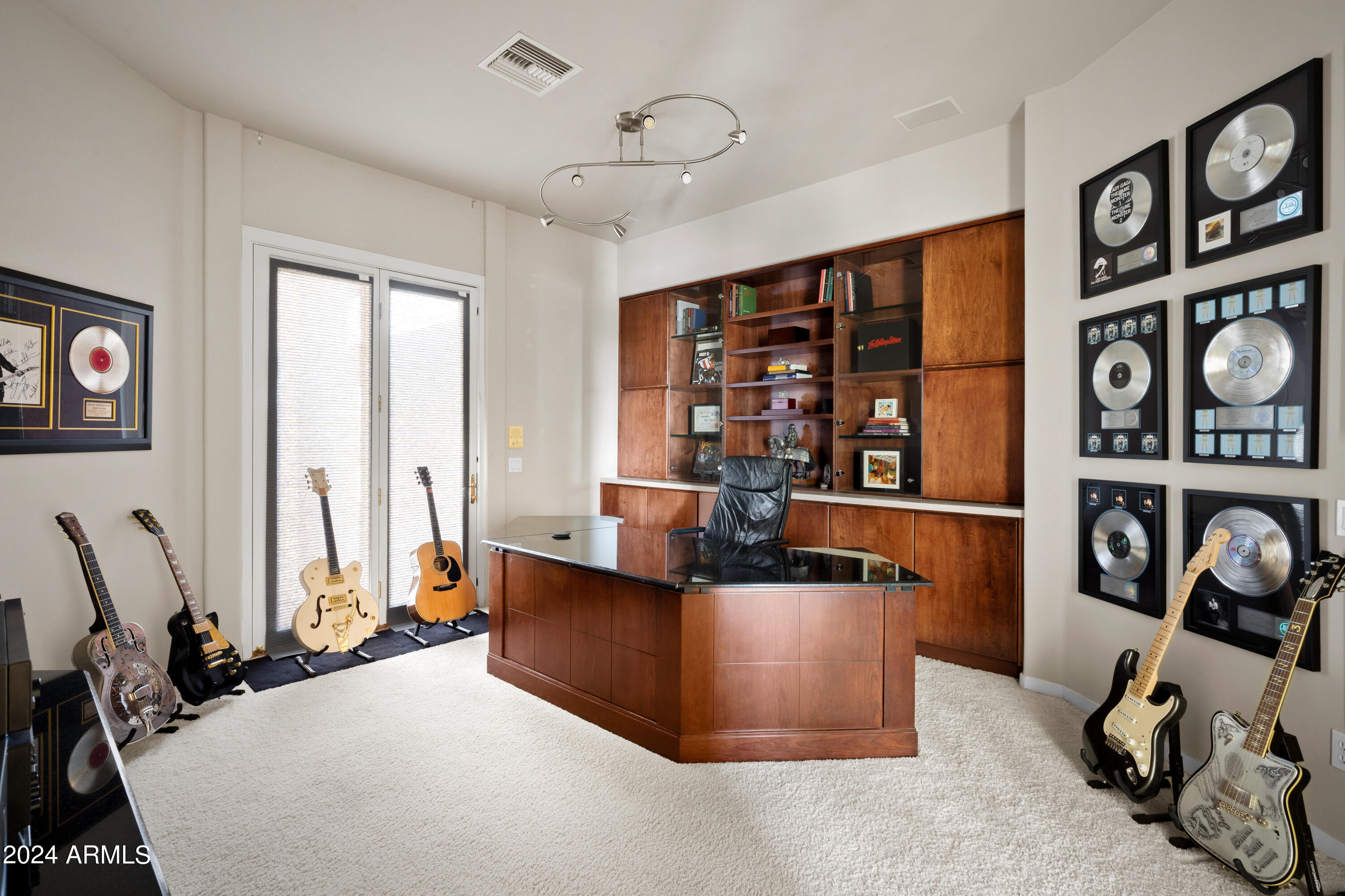 7780 E VAQUERO Drive