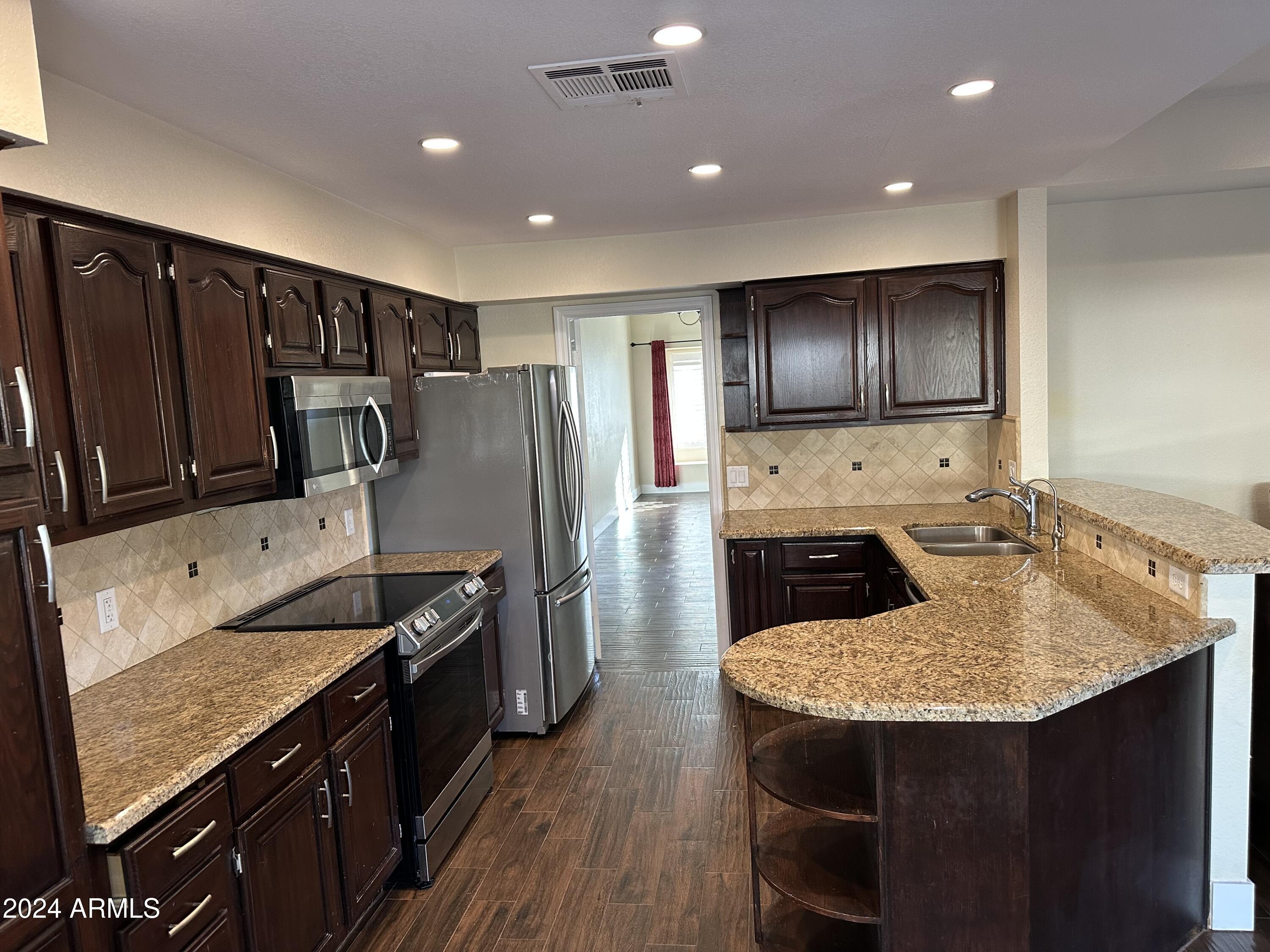 9048 E RIVIERA Drive