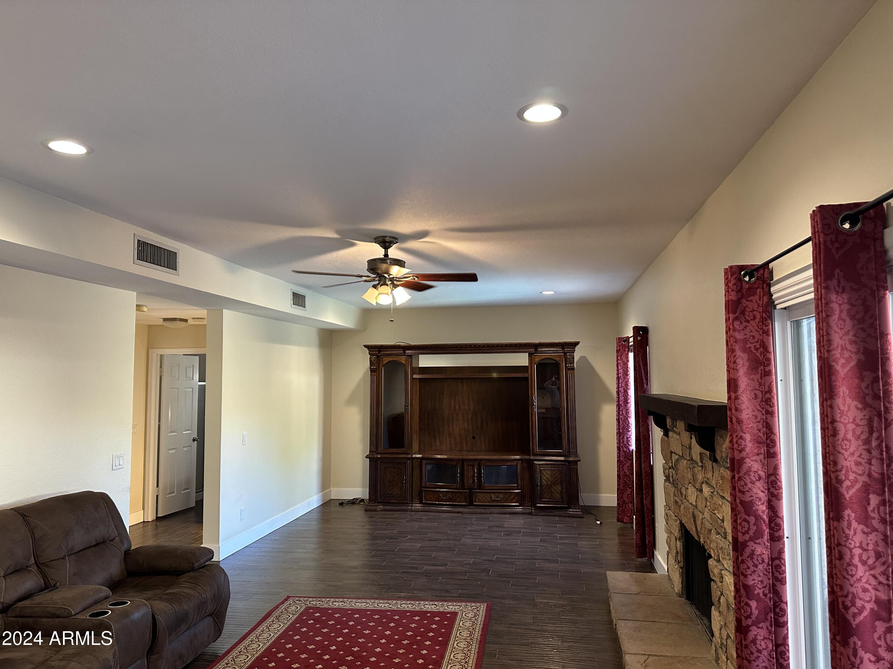 9048 E RIVIERA Drive