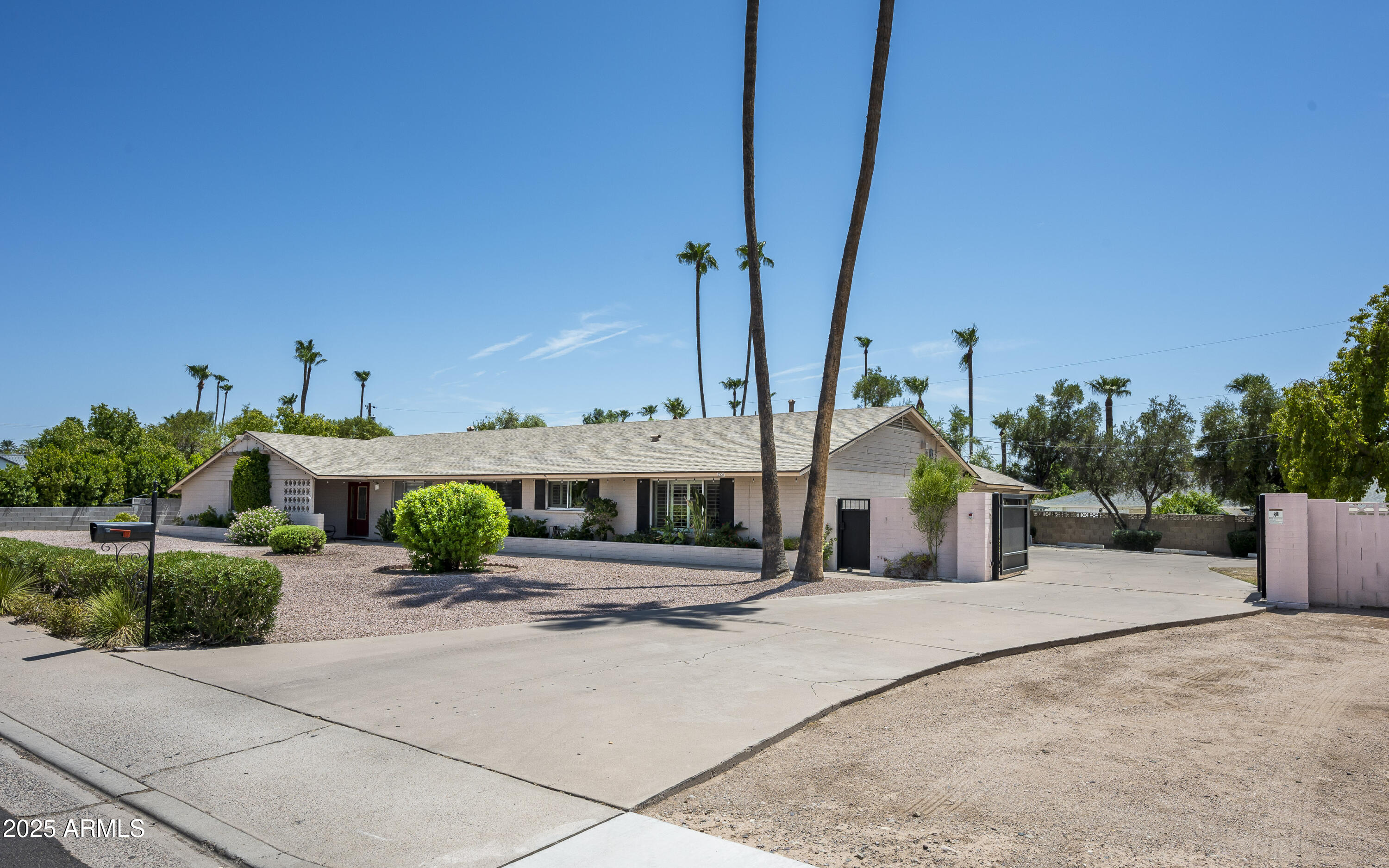 5521 E LAFAYETTE Boulevard