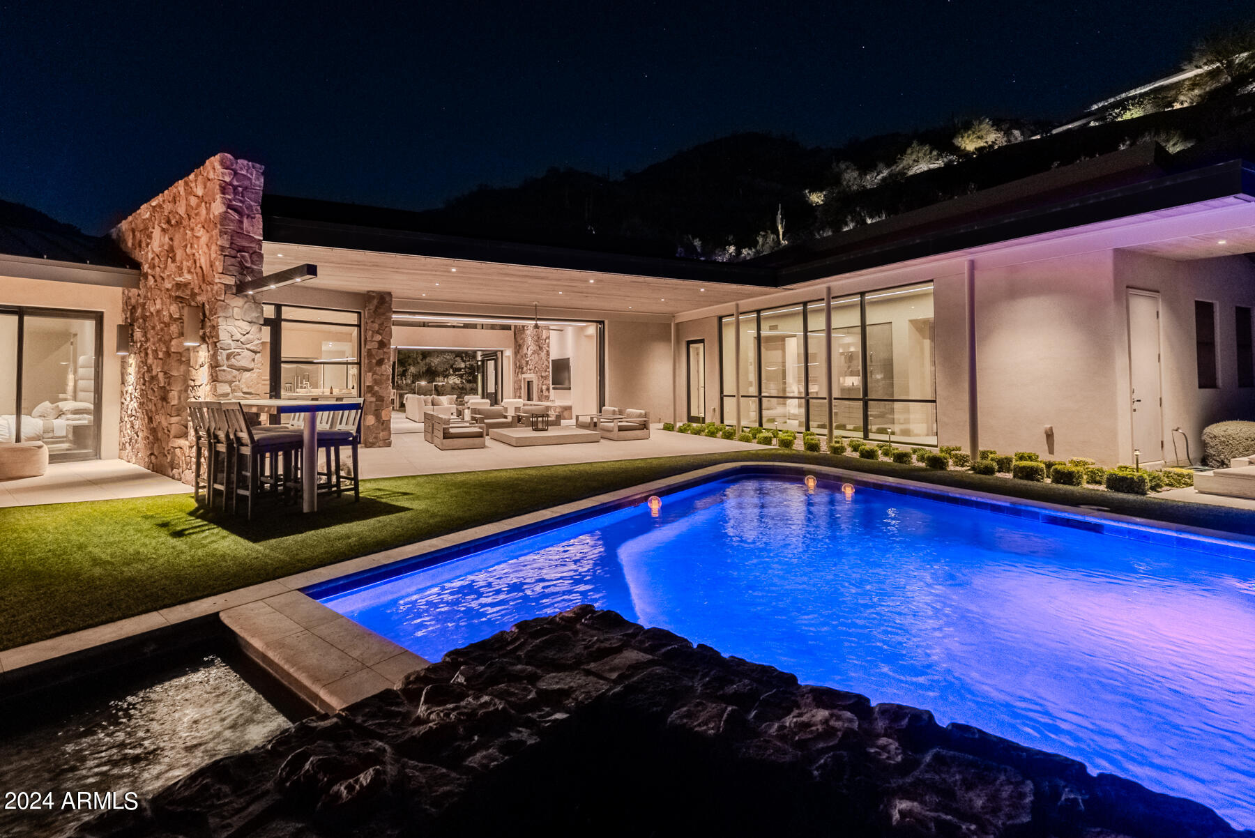 7537 N LAKESIDE Lane