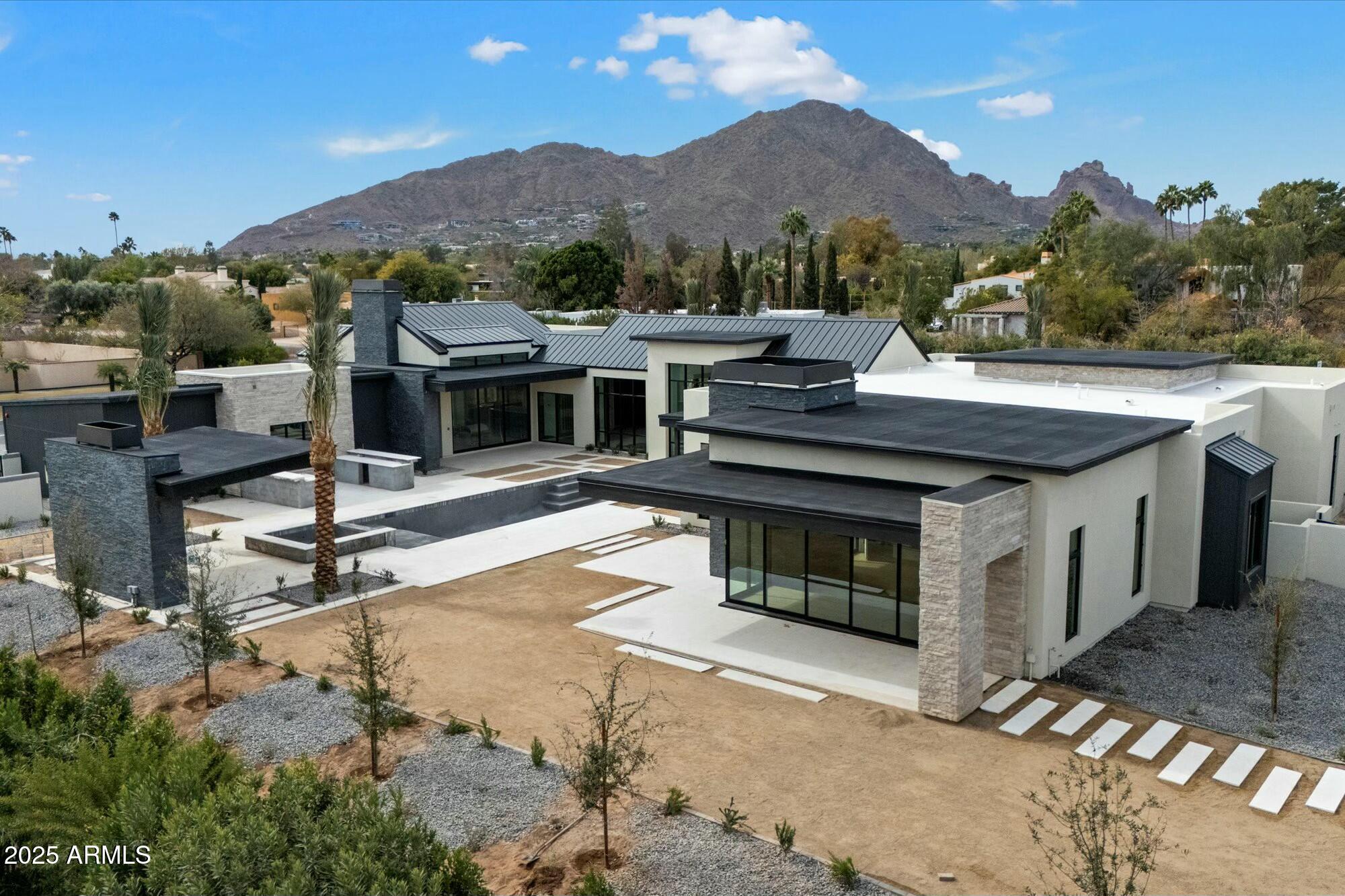 6822 E SOLCITO Lane