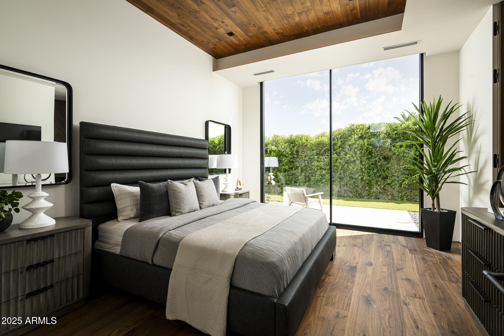 6911 E JACKRABBIT Road