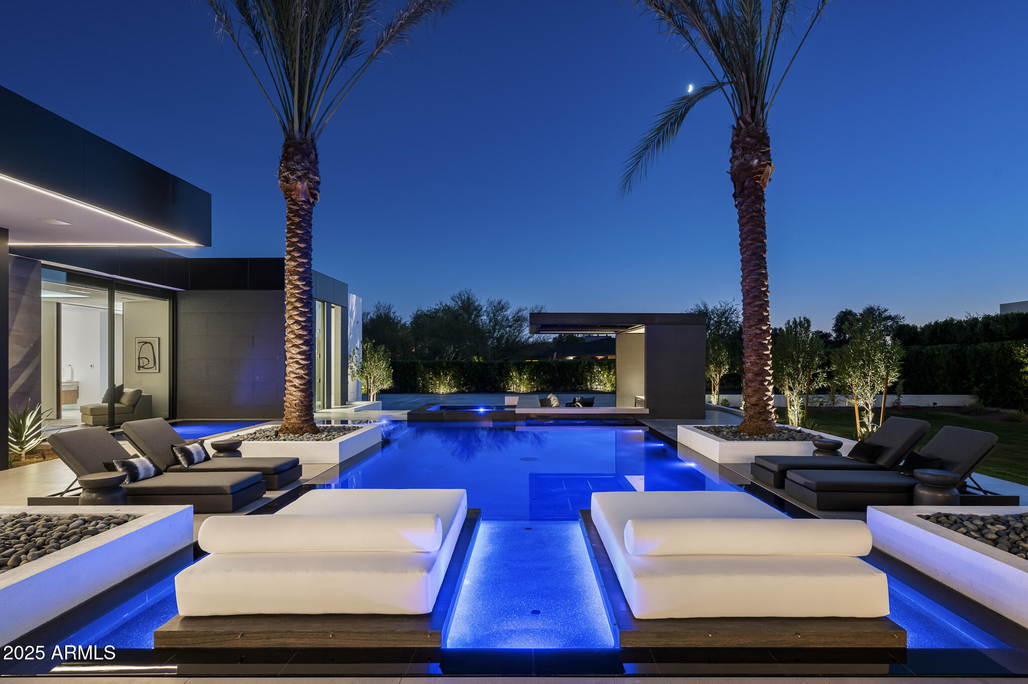 6911 E JACKRABBIT Road