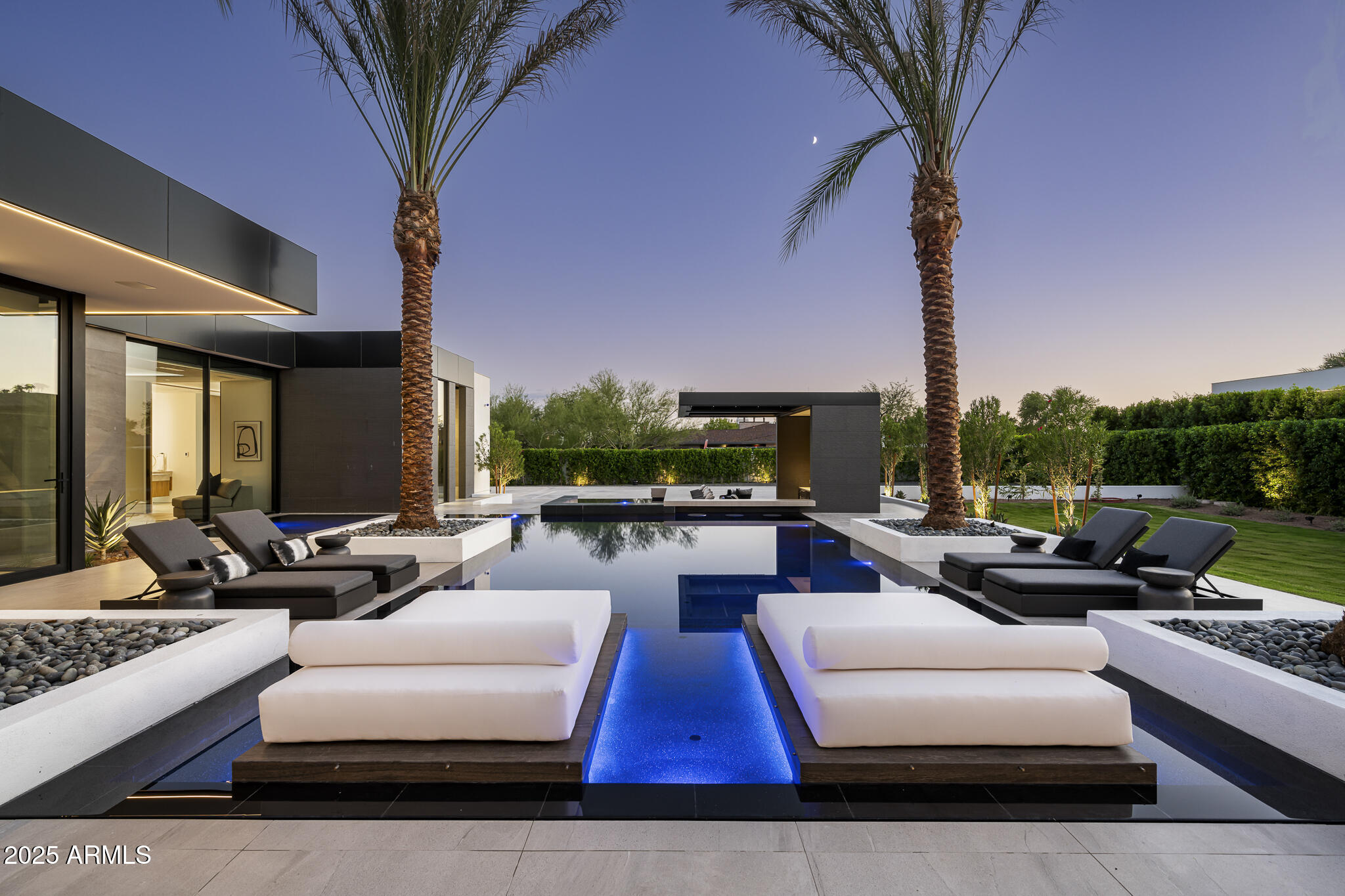 6911 E JACKRABBIT Road