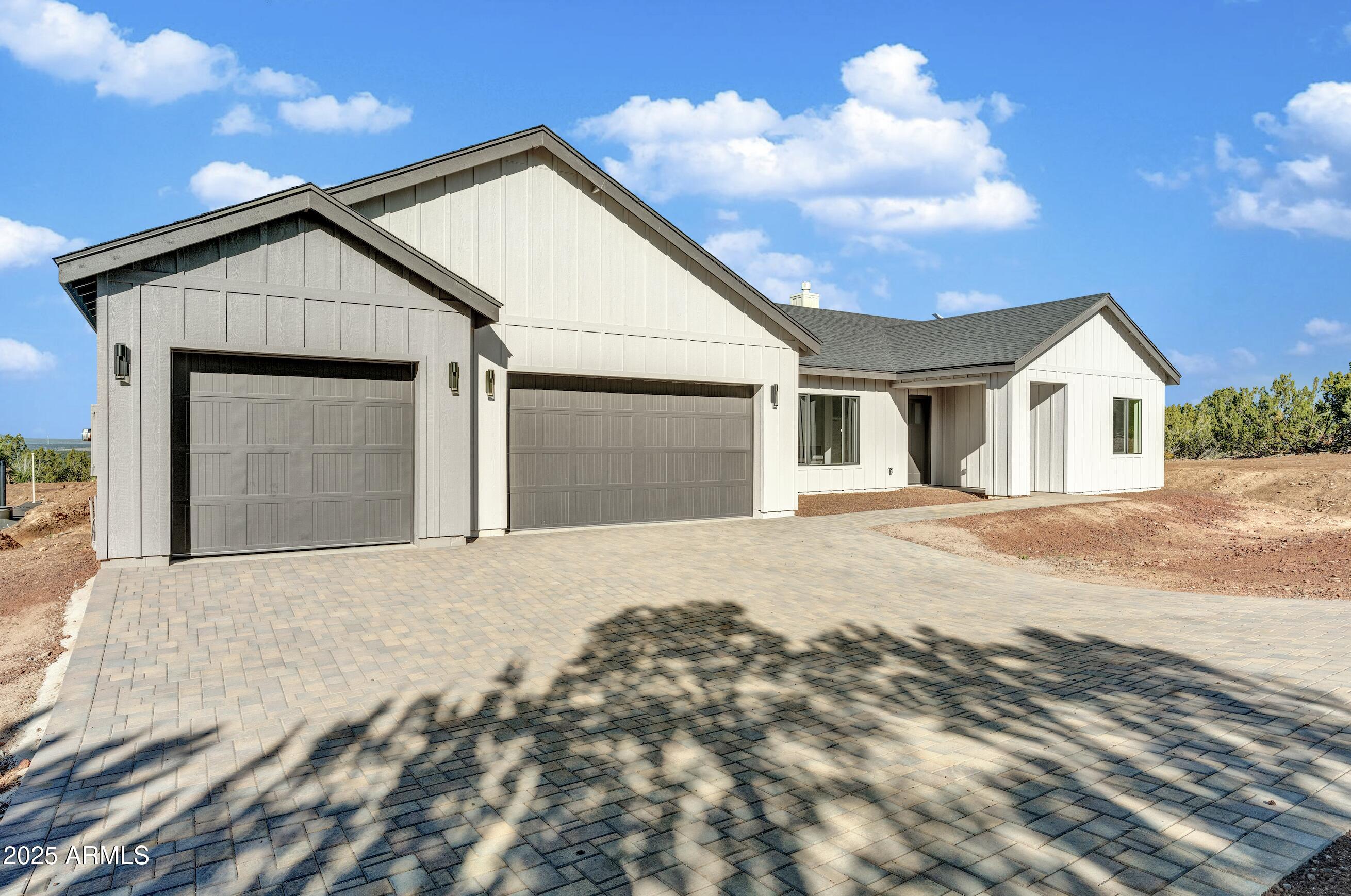 2045 Bella Vista Loop