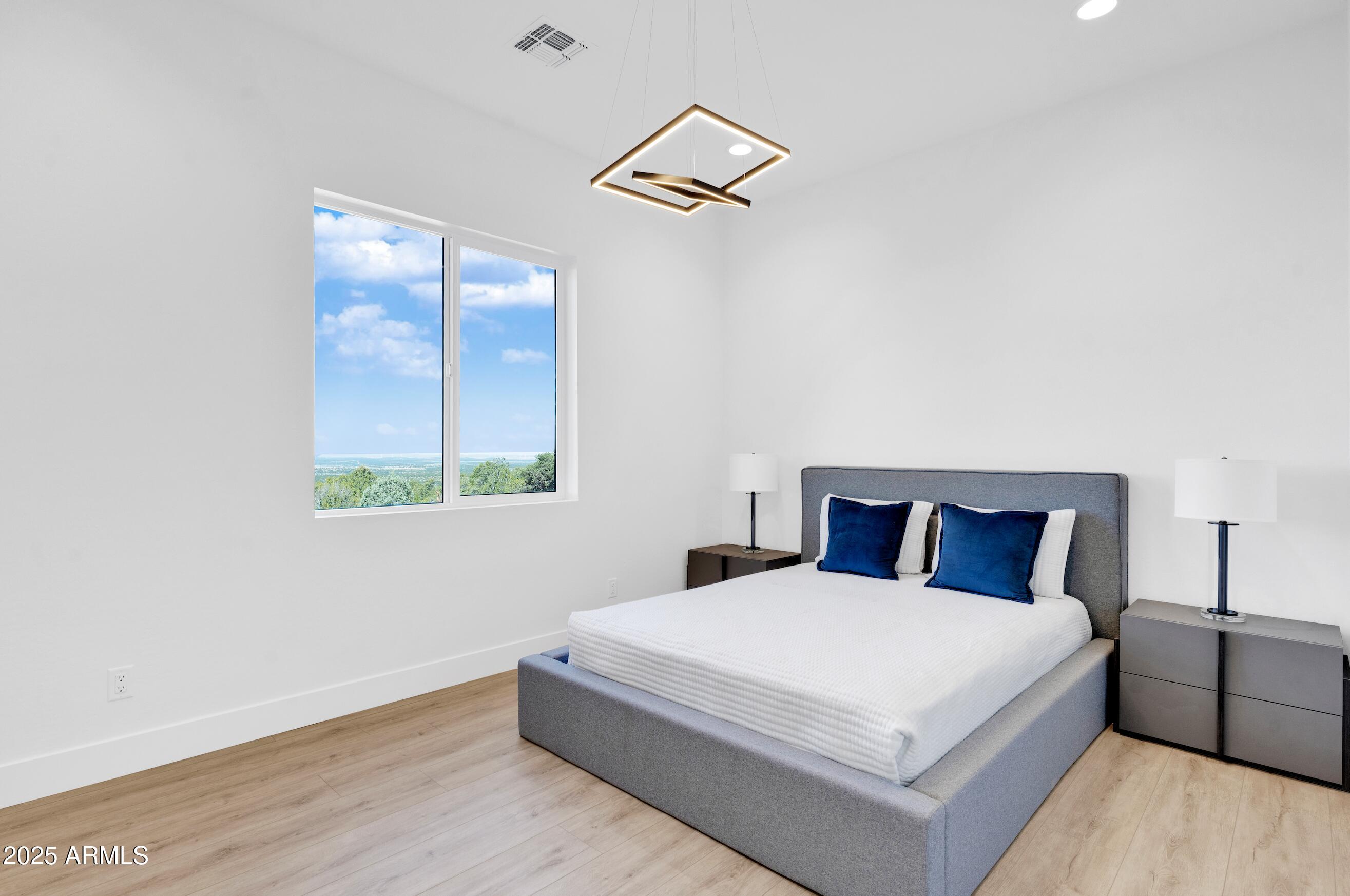 2045 Bella Vista Loop