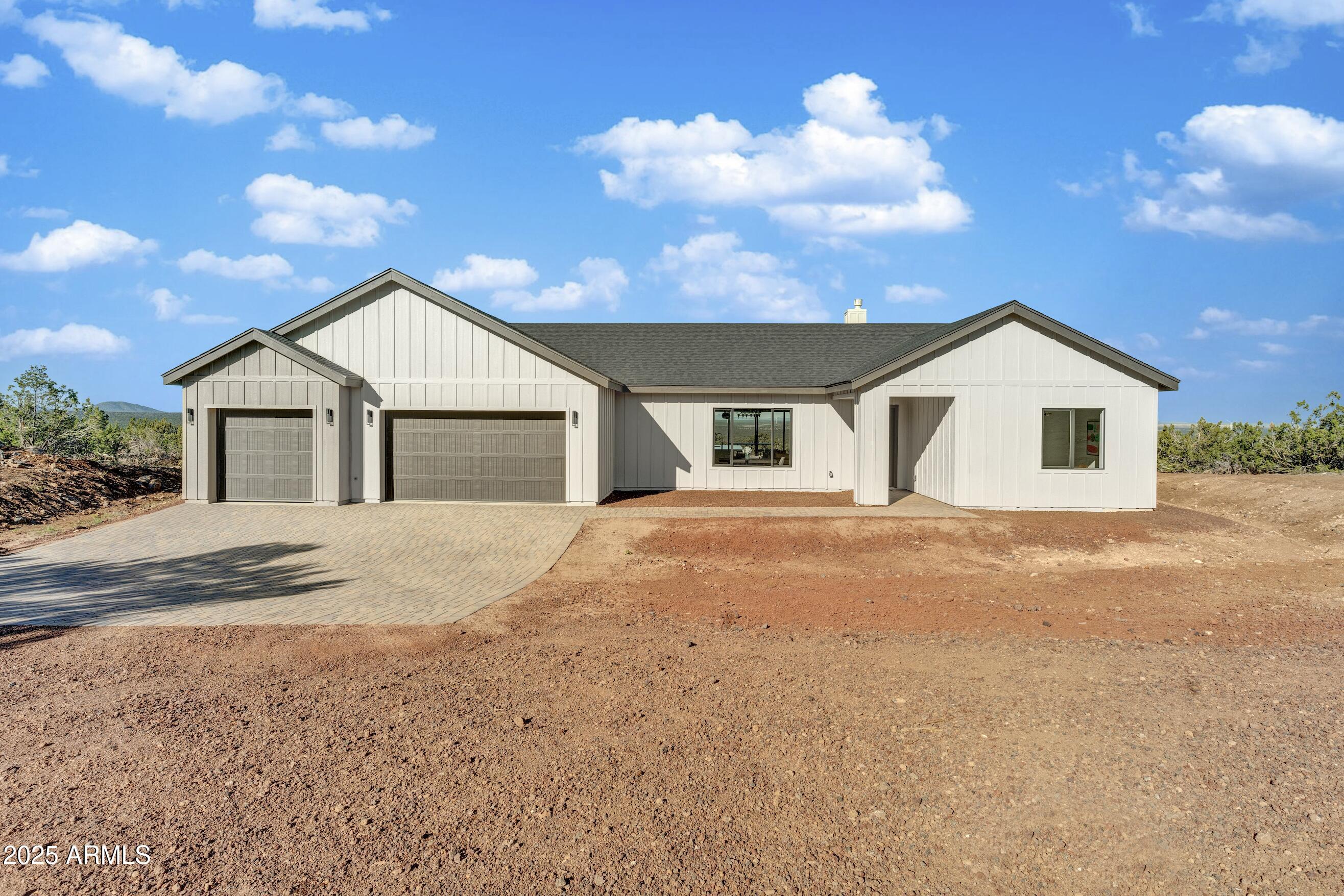 2045 Bella Vista Loop