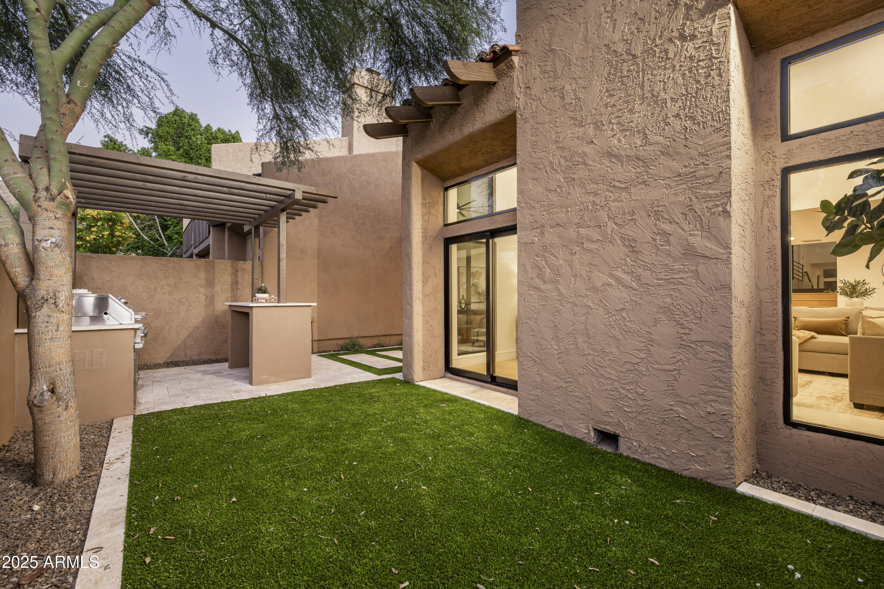 4446 E CAMELBACK Road, 102