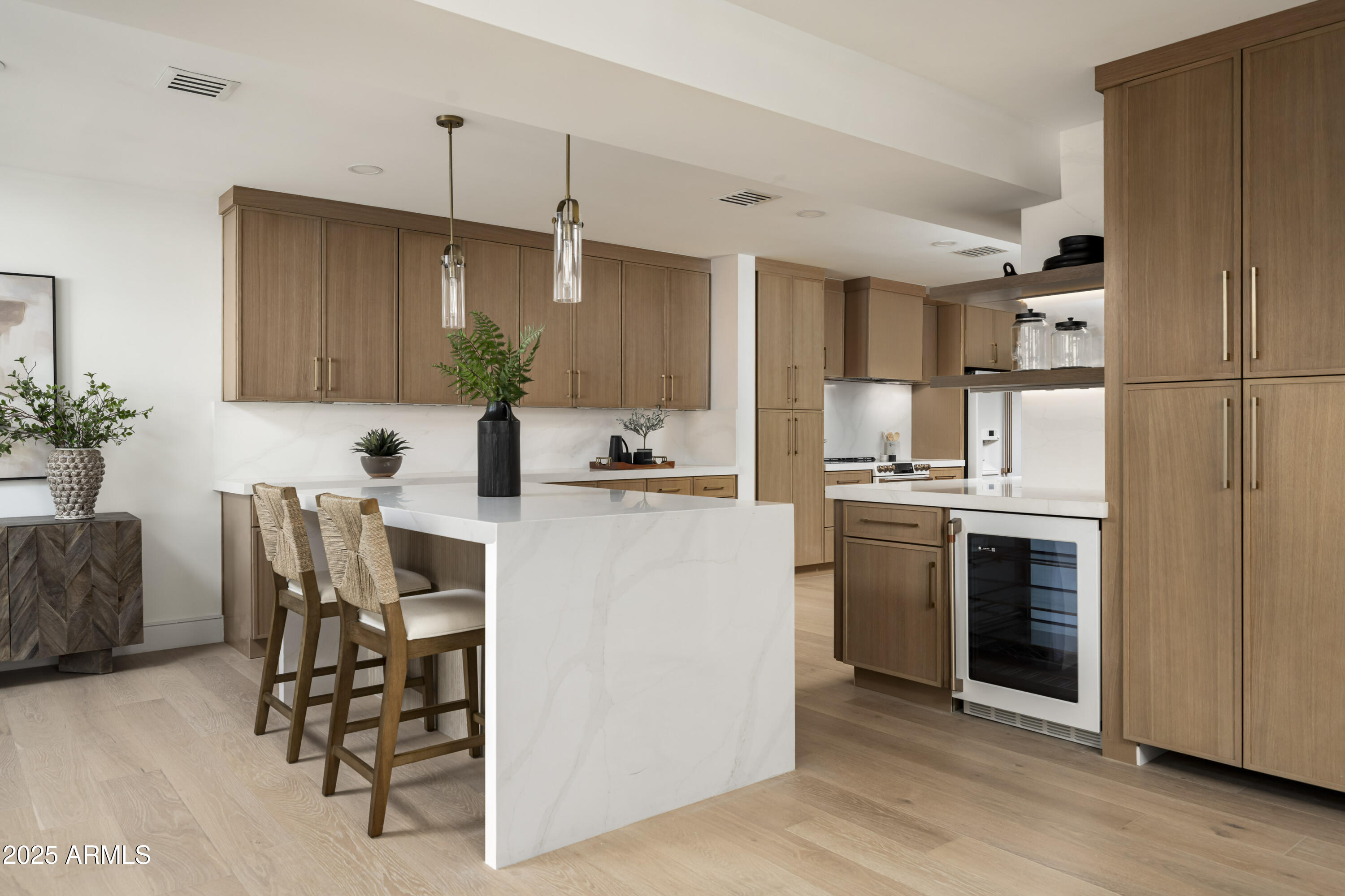 4446 E CAMELBACK Road, 102