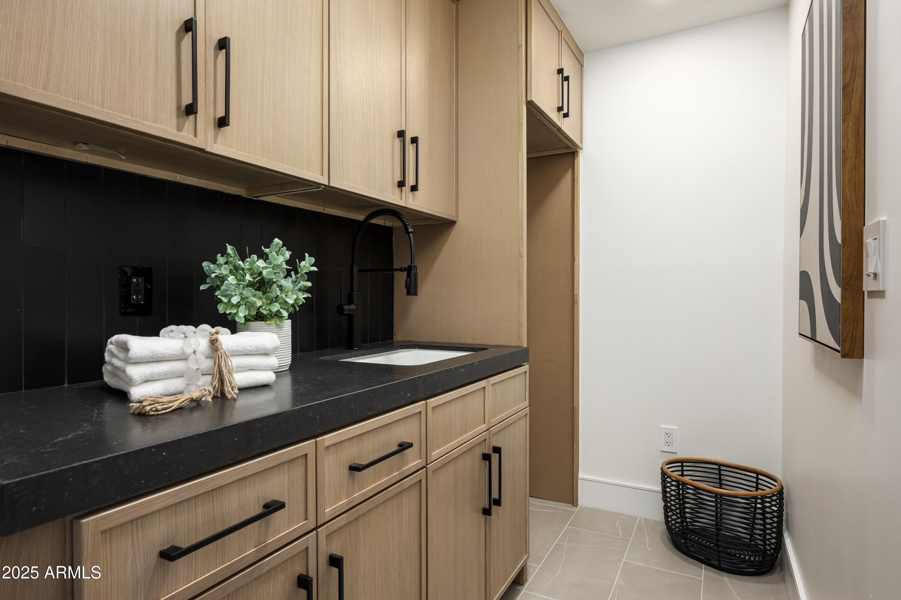 4446 E CAMELBACK Road, 102