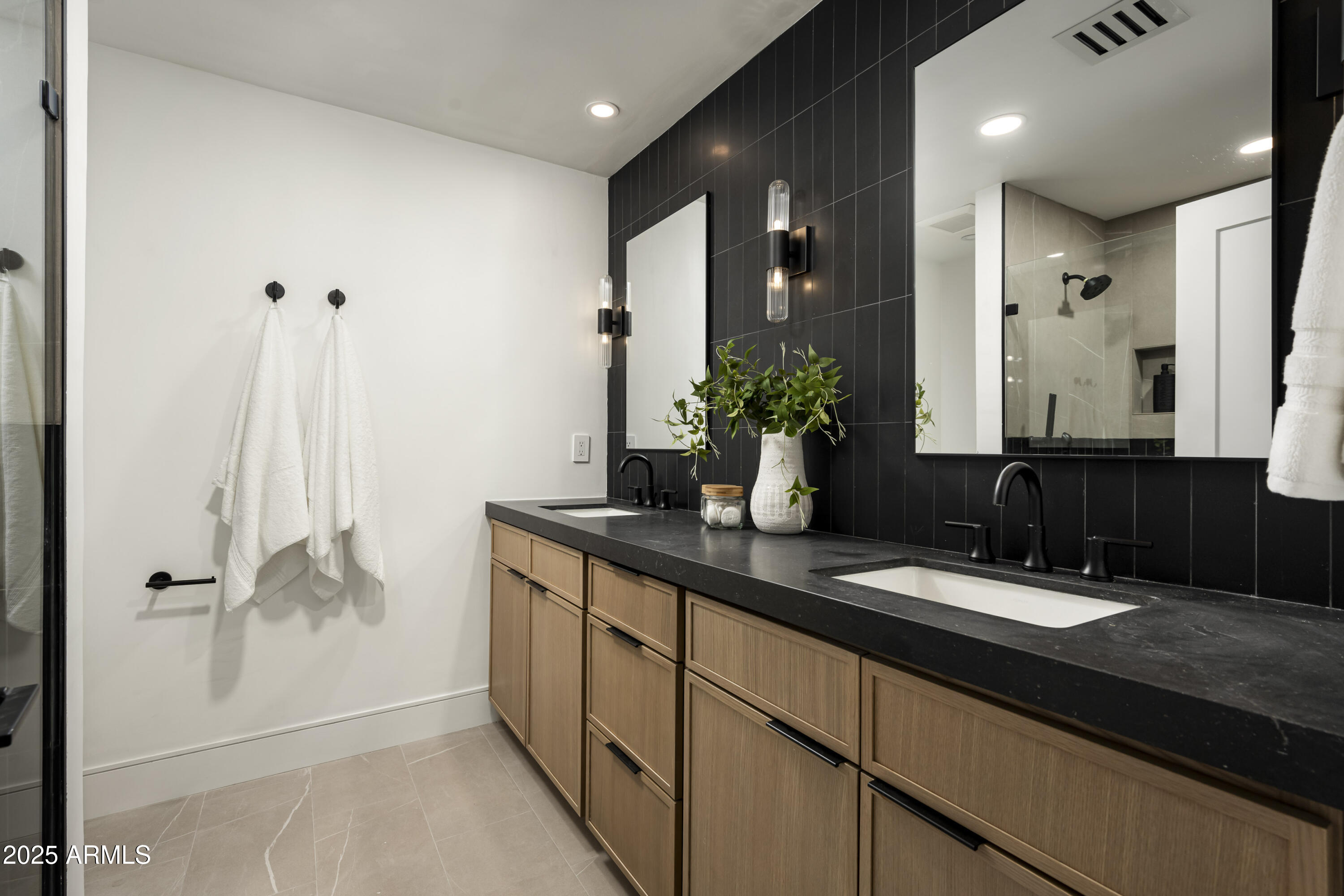 4446 E CAMELBACK Road, 102