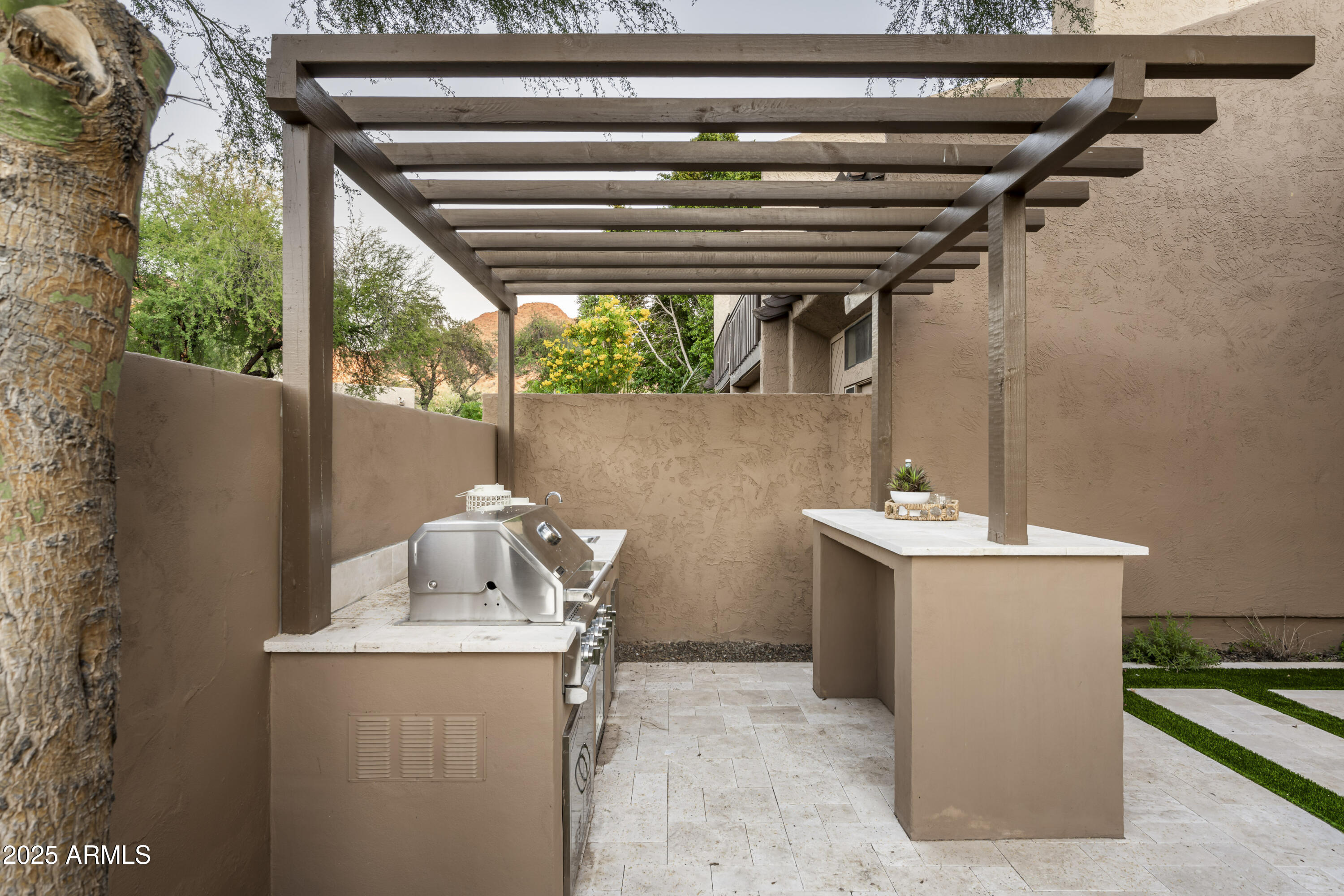 4446 E CAMELBACK Road, 102