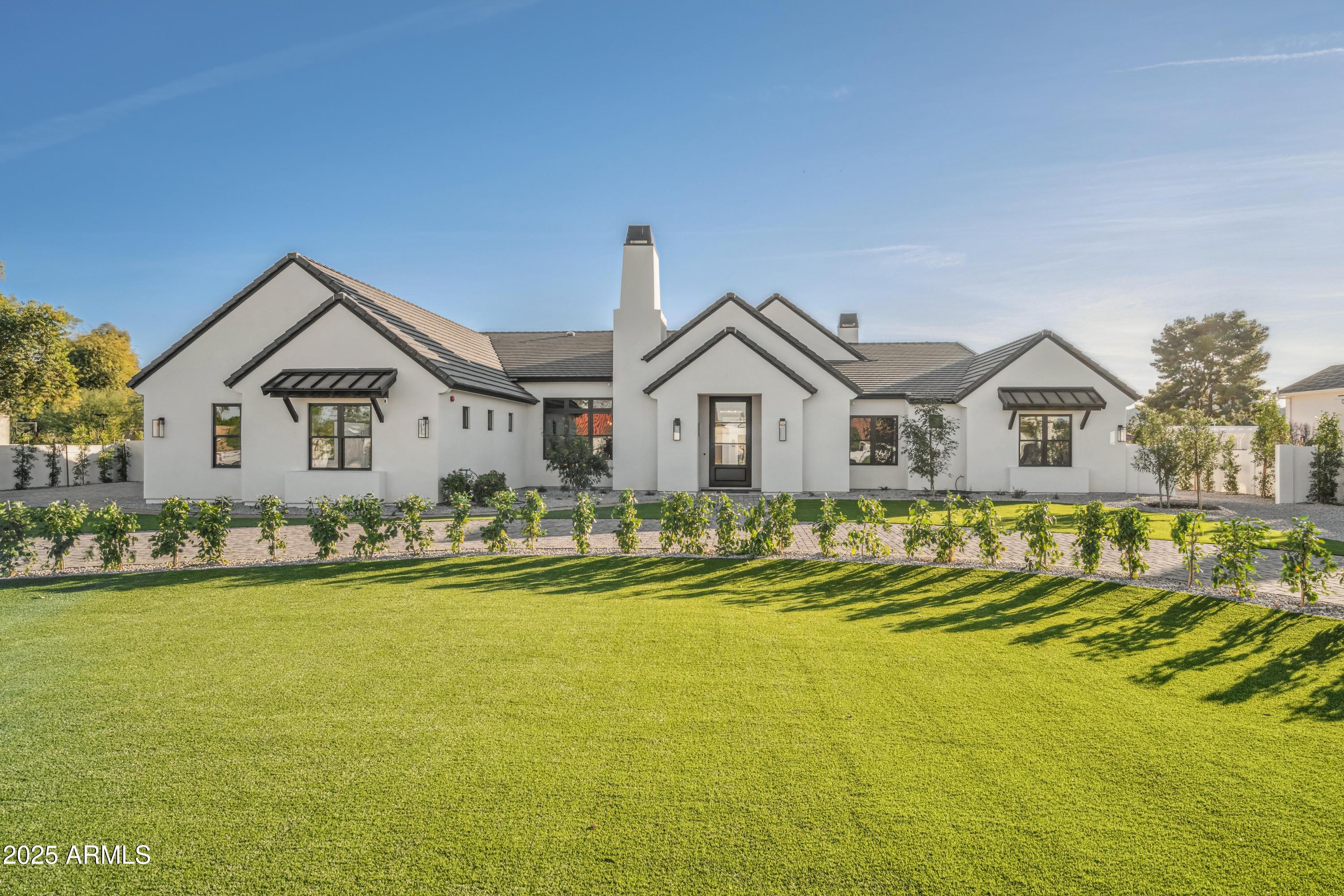 5239 E CORTEZ Drive