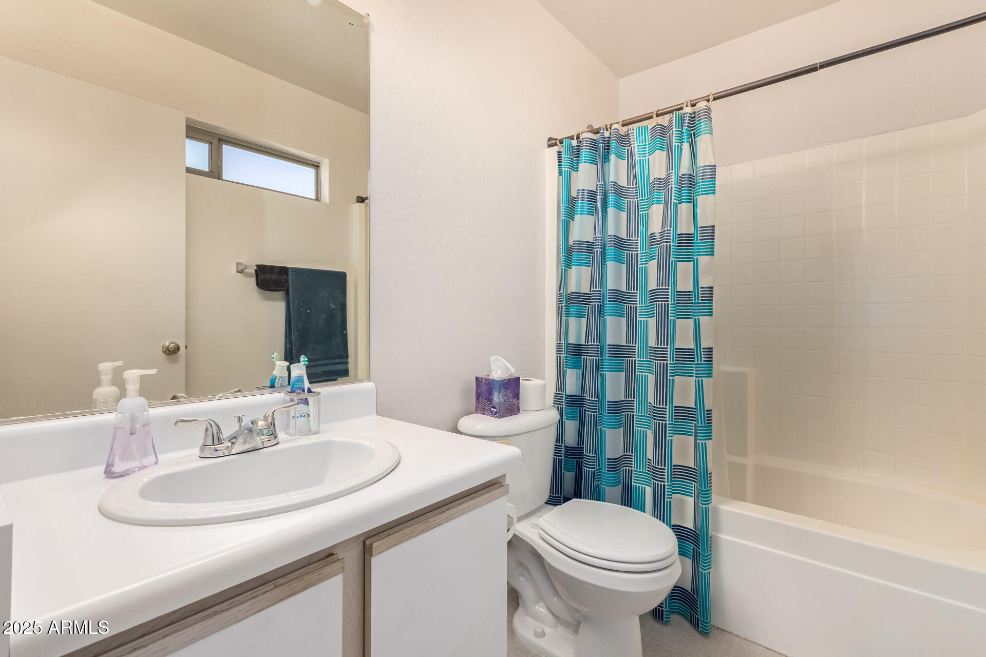 15882 W MADISON Street