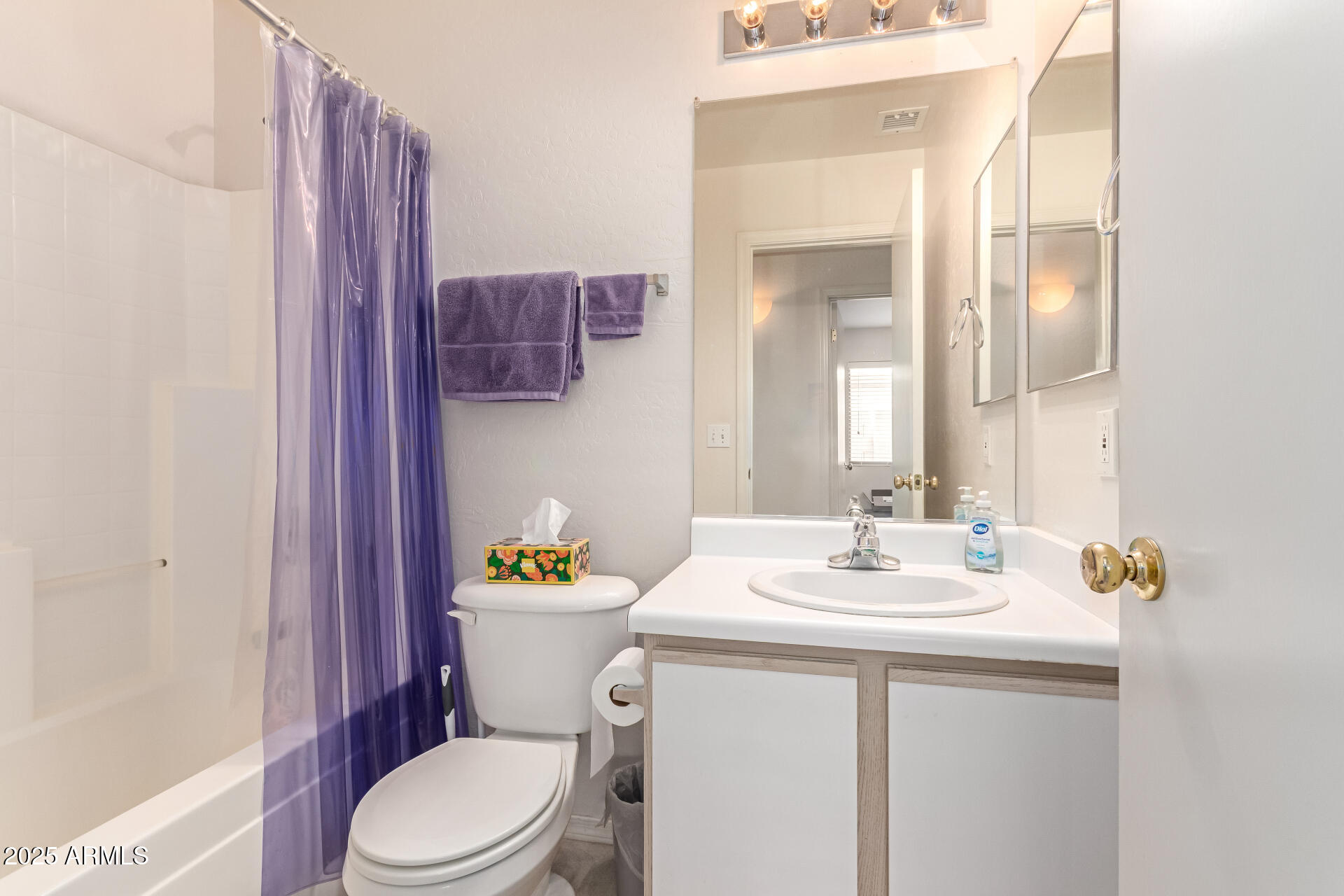 15882 W MADISON Street