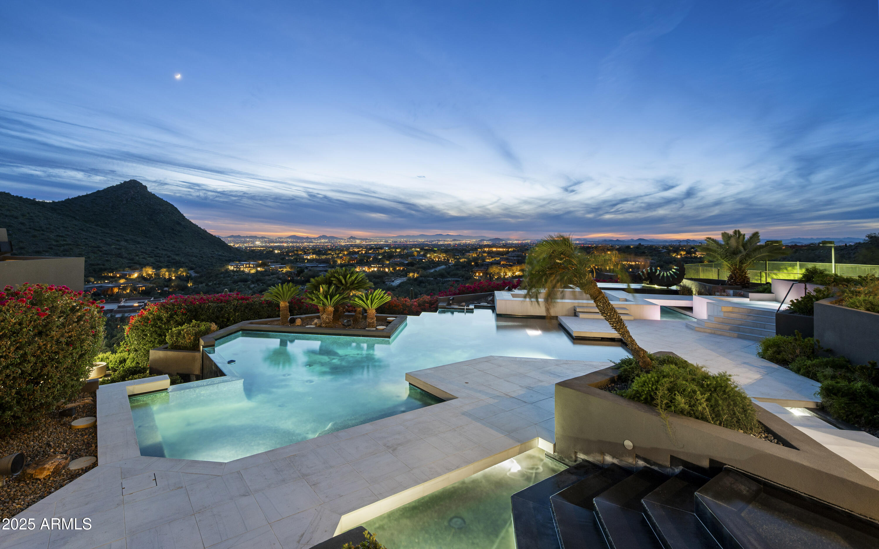 10324 E CALLE DE LAS BRISAS