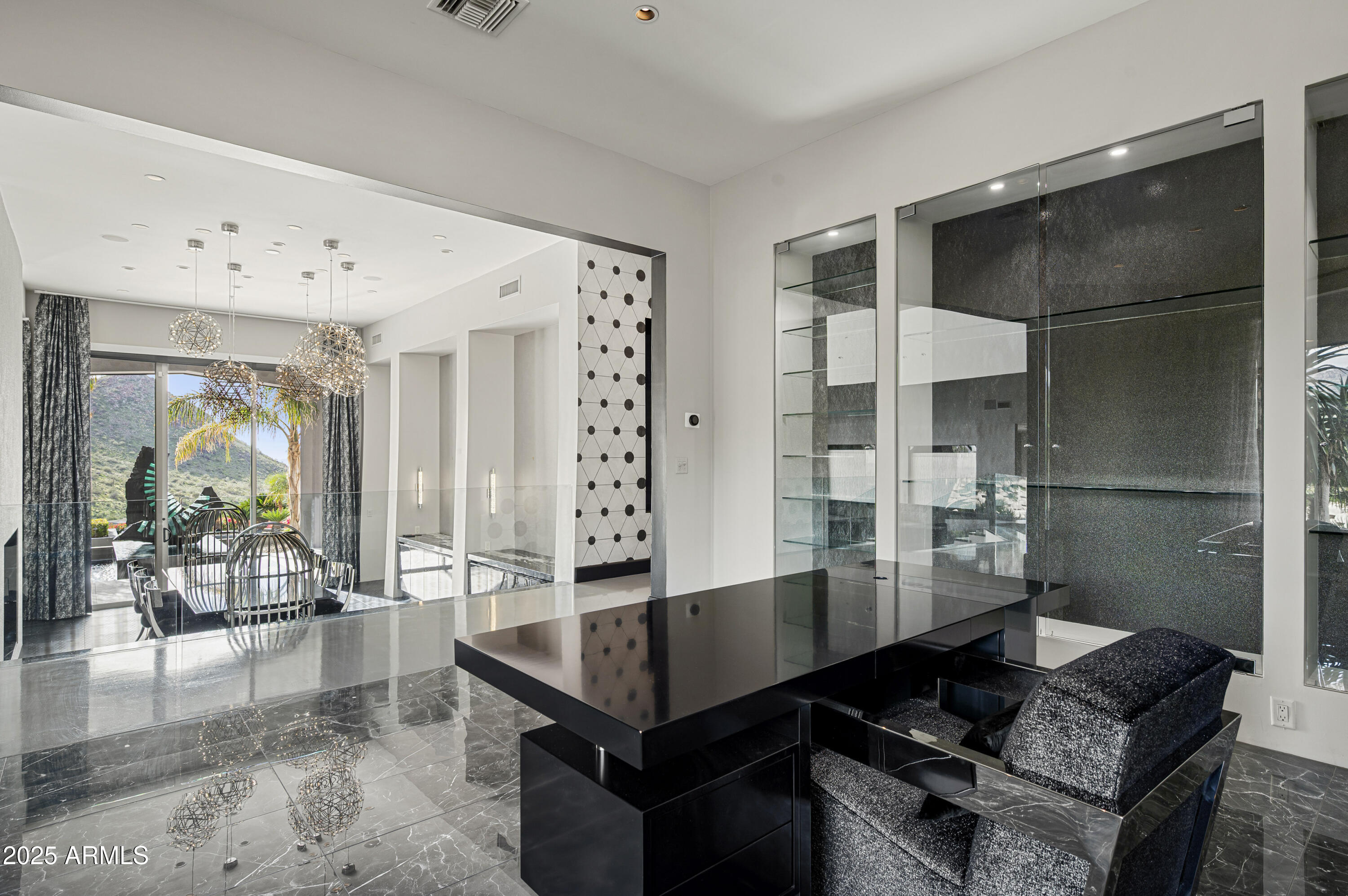 10324 E CALLE DE LAS BRISAS