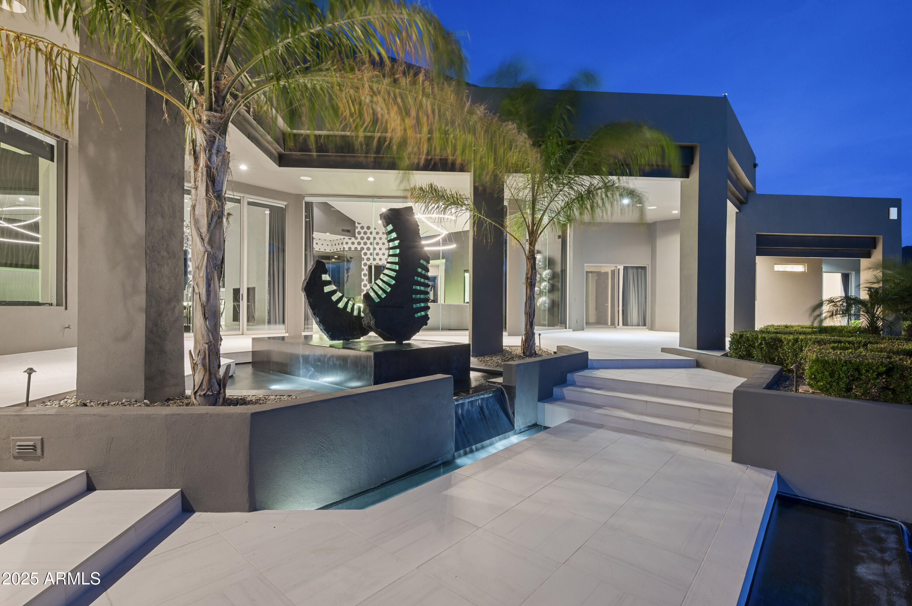 10324 E CALLE DE LAS BRISAS