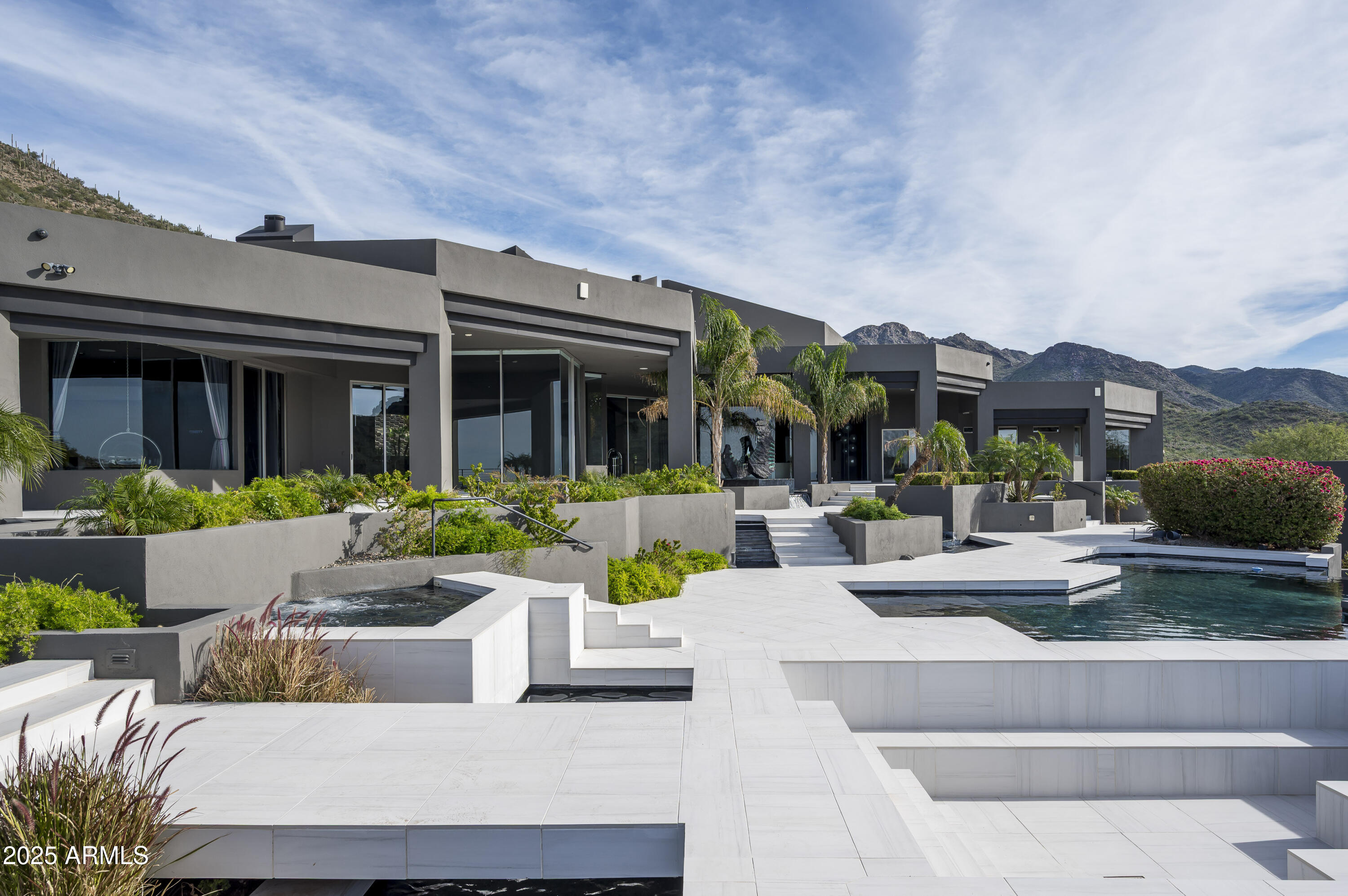 10324 E CALLE DE LAS BRISAS