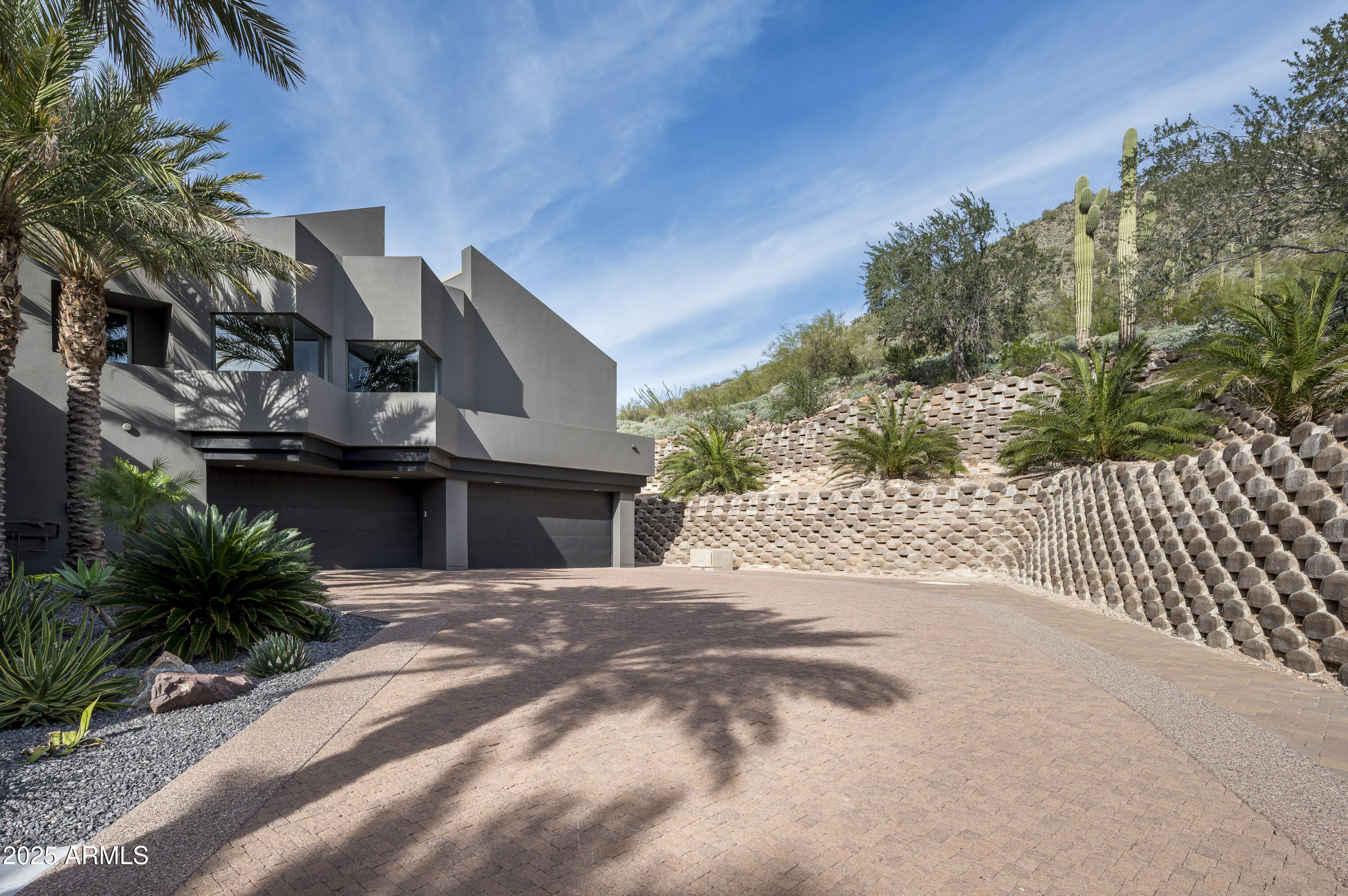 10324 E CALLE DE LAS BRISAS