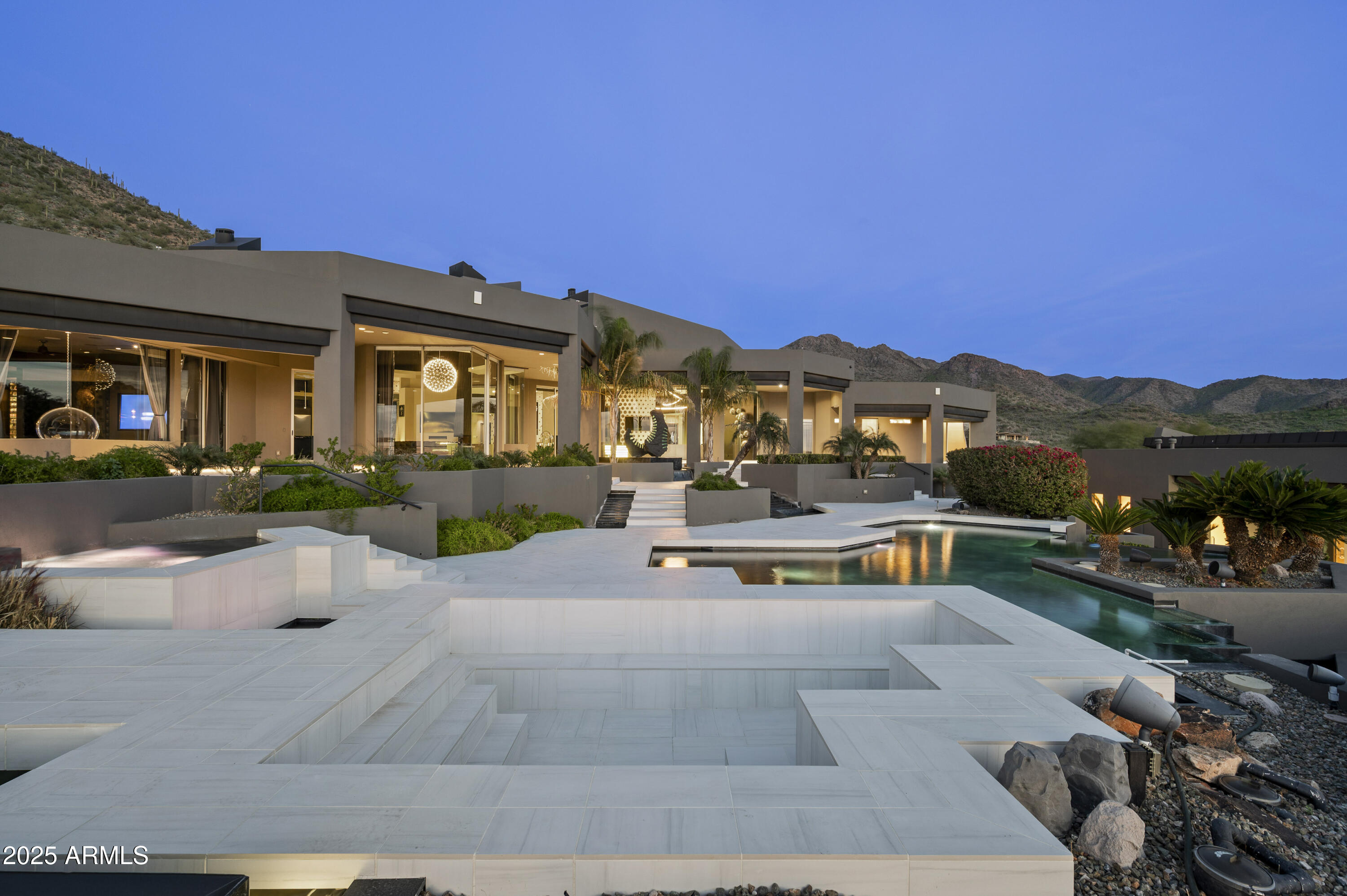 10324 E CALLE DE LAS BRISAS