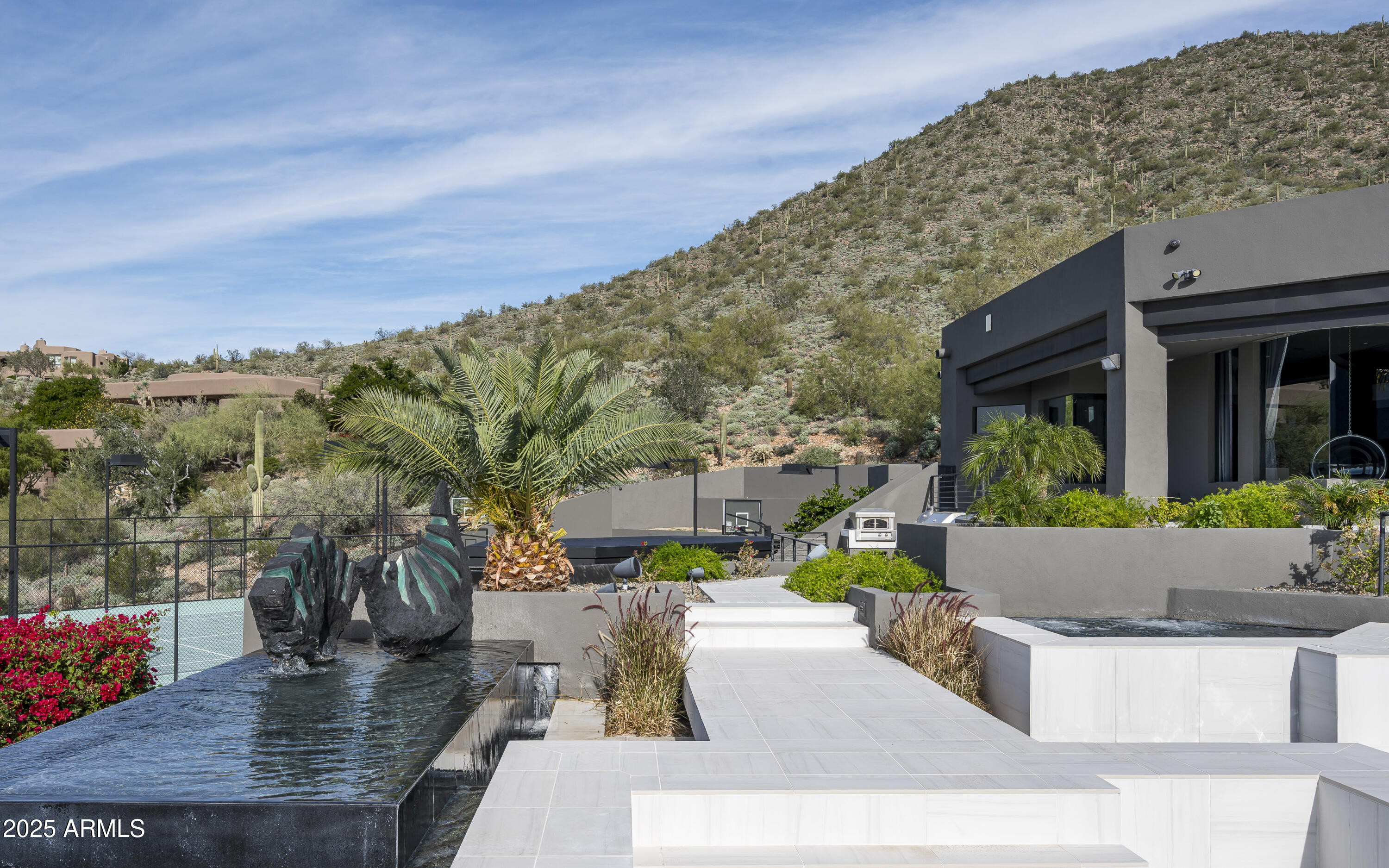 10324 E CALLE DE LAS BRISAS