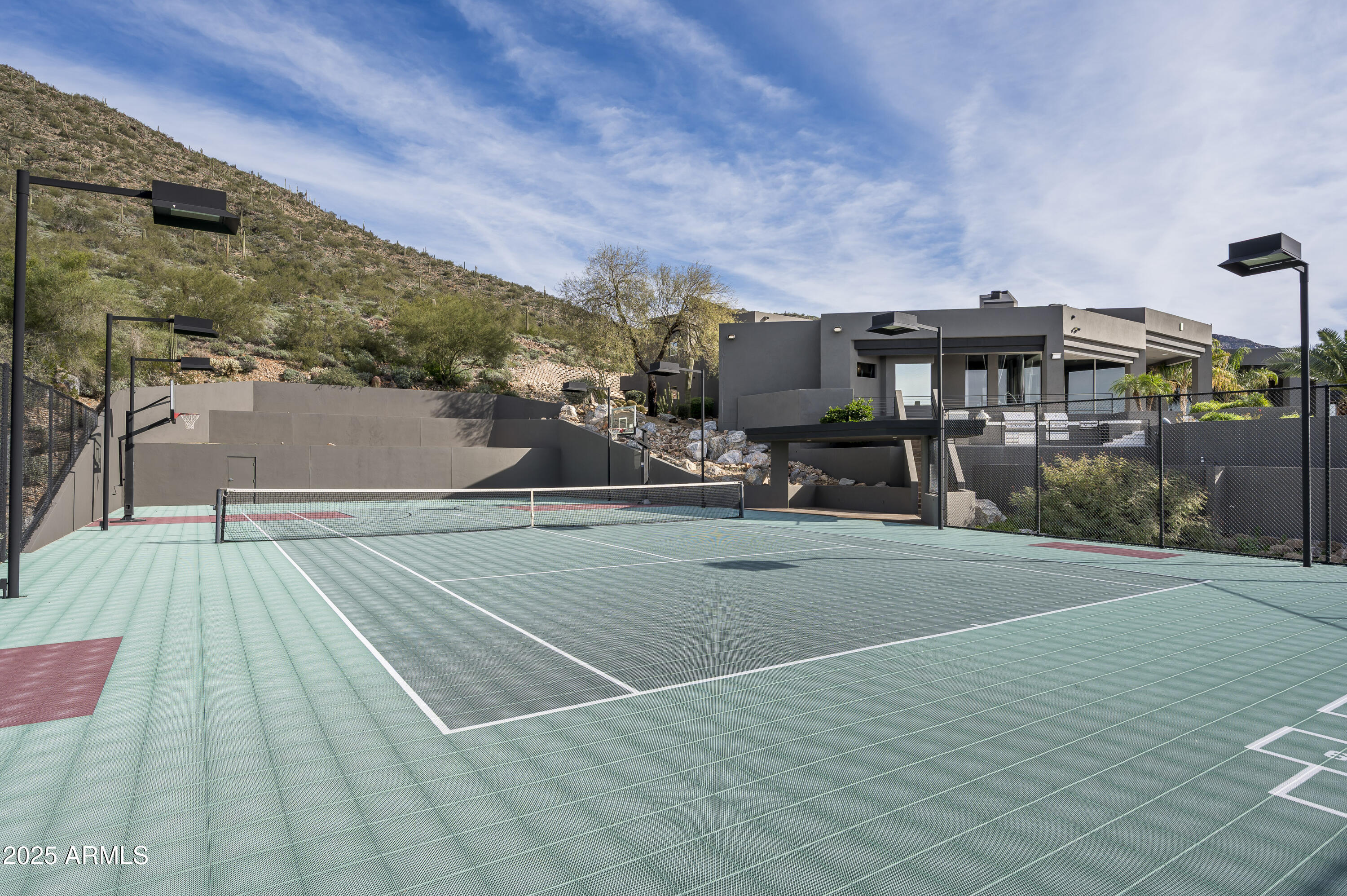 10324 E CALLE DE LAS BRISAS