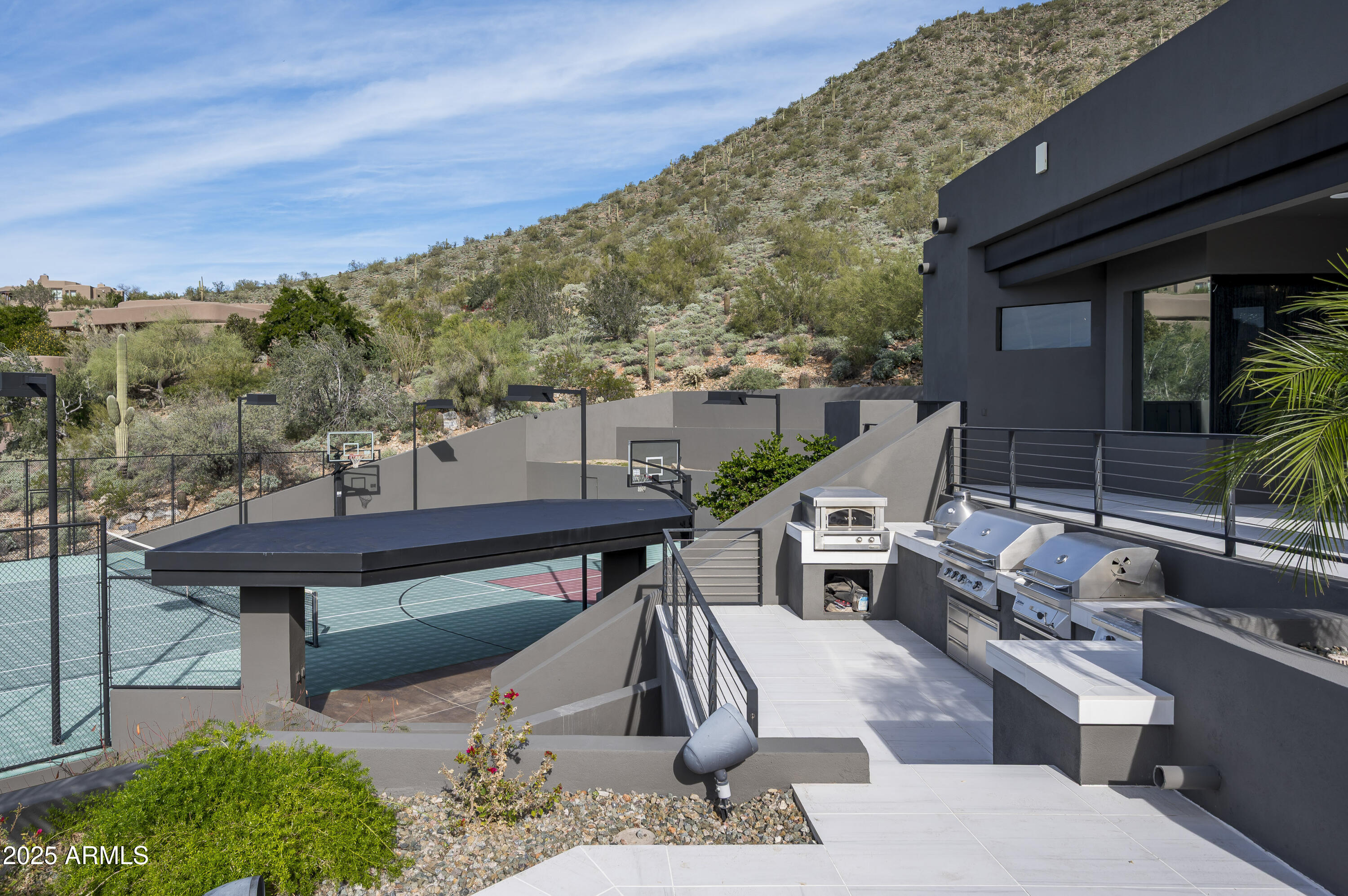 10324 E CALLE DE LAS BRISAS