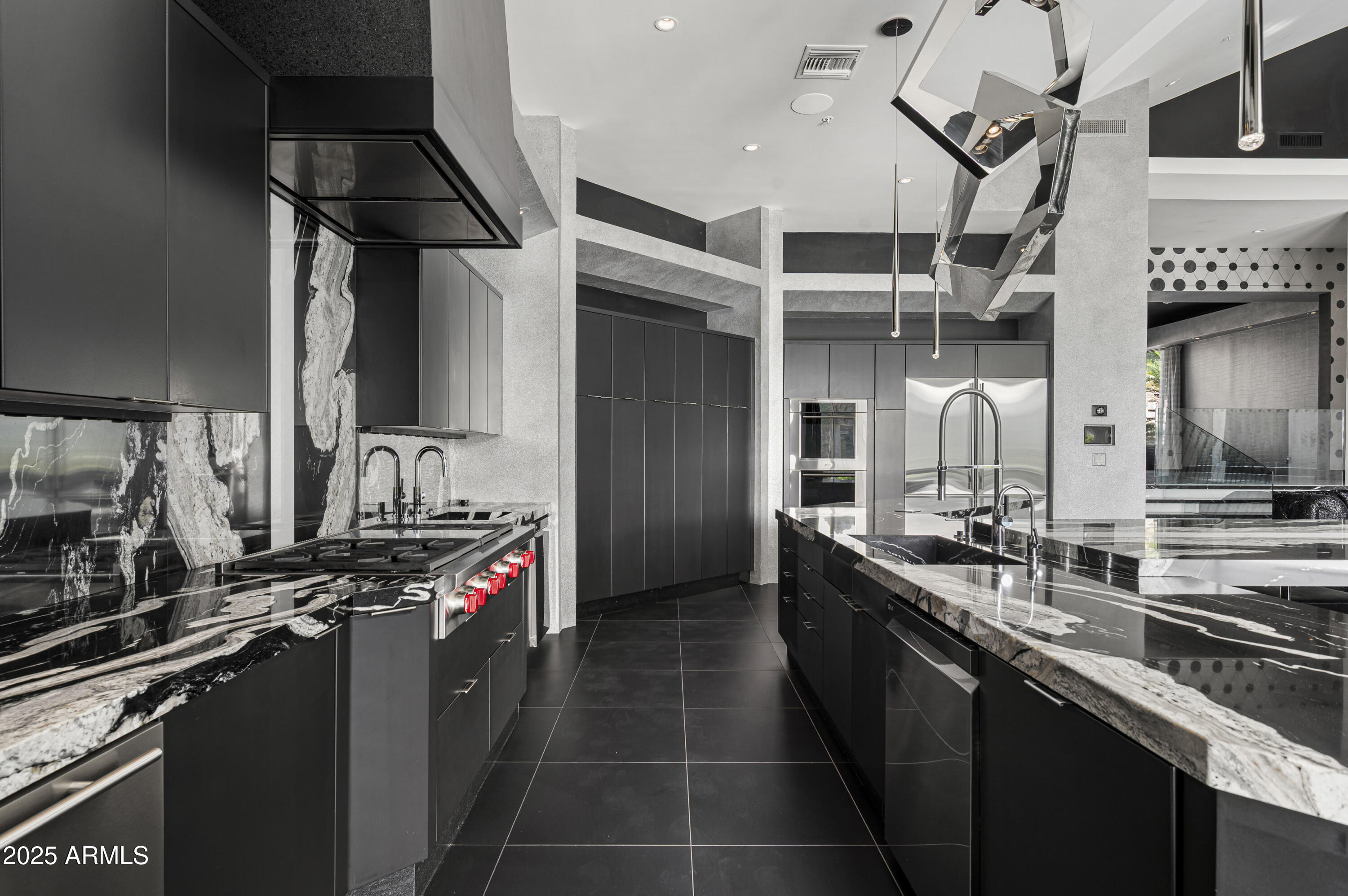 10324 E CALLE DE LAS BRISAS