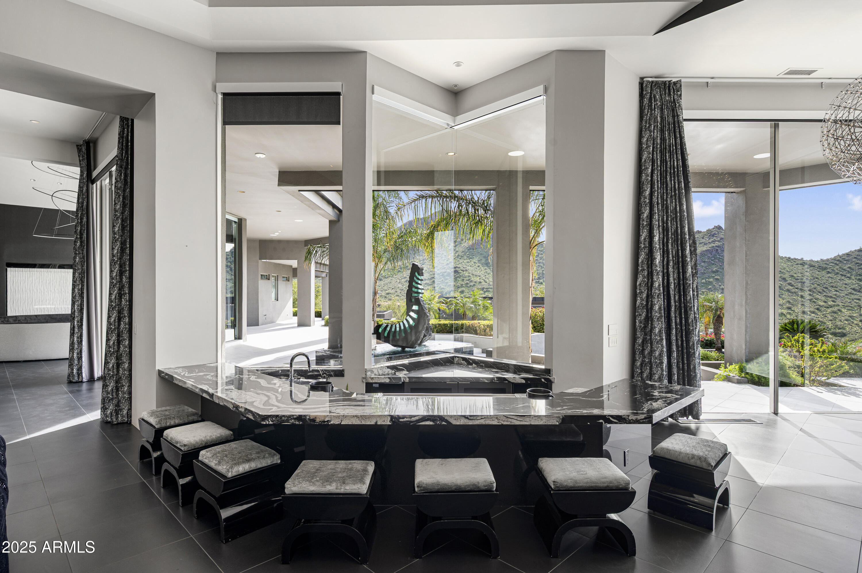 10324 E CALLE DE LAS BRISAS