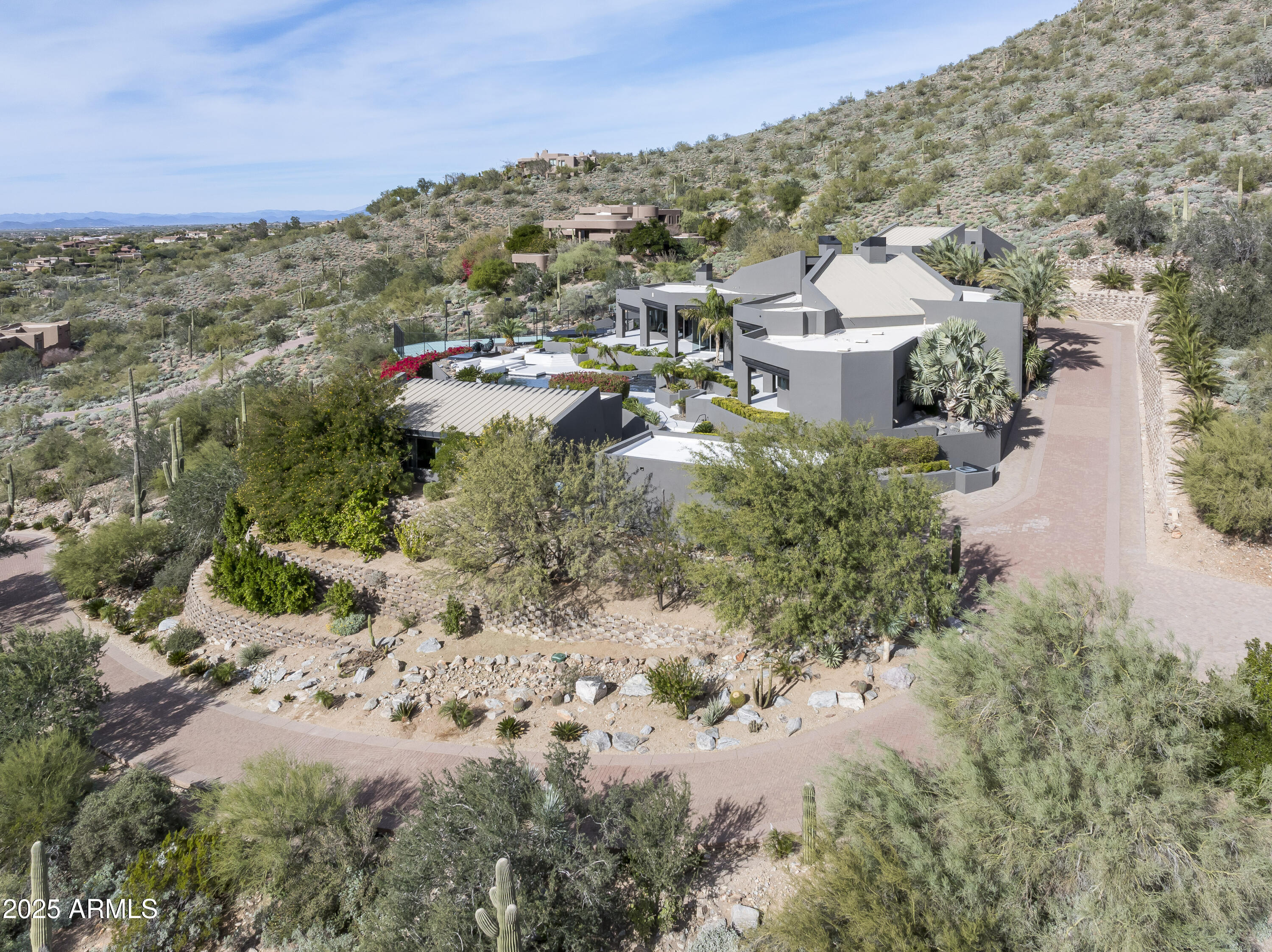 10324 E CALLE DE LAS BRISAS