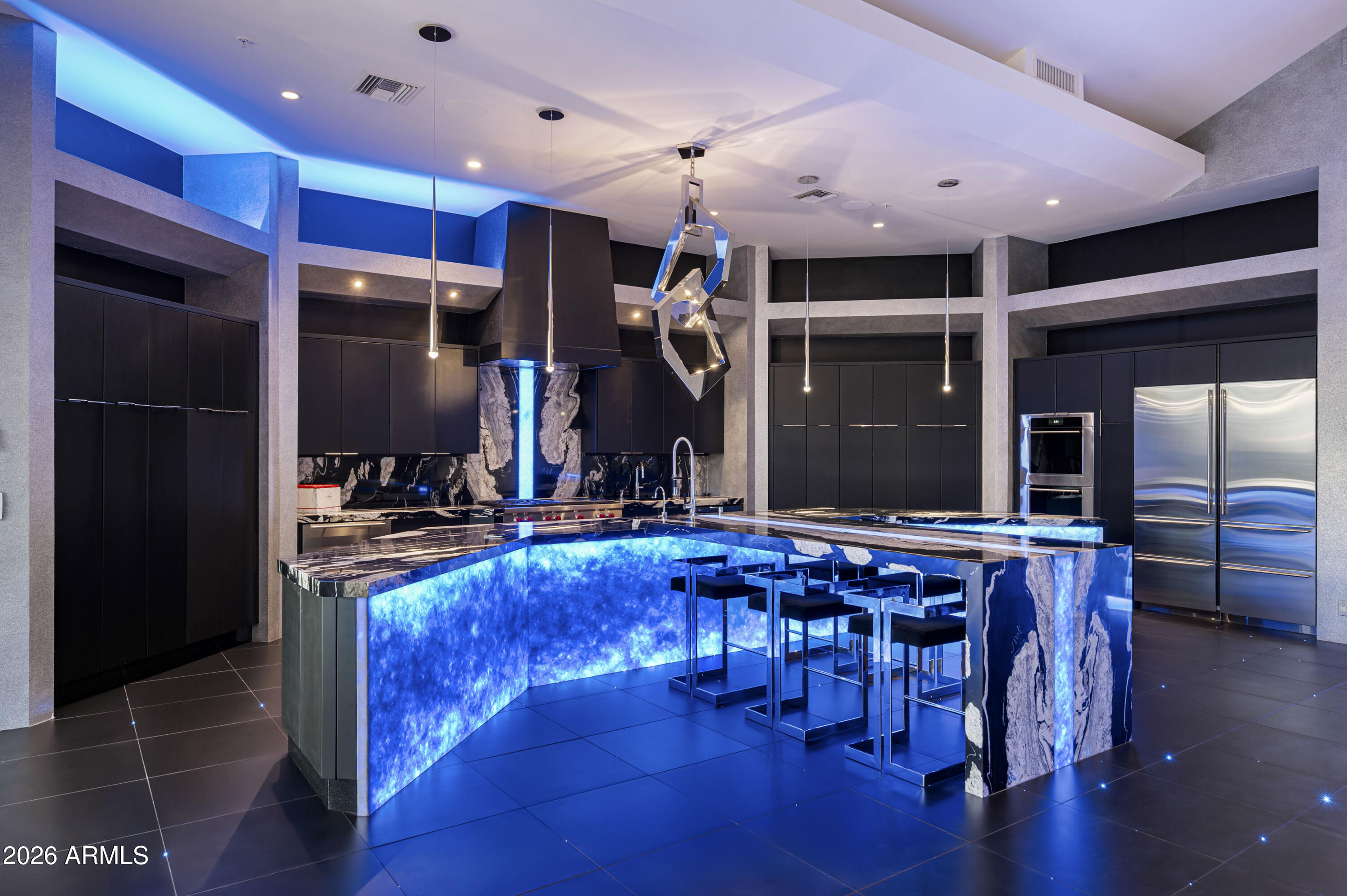 10324 E CALLE DE LAS BRISAS