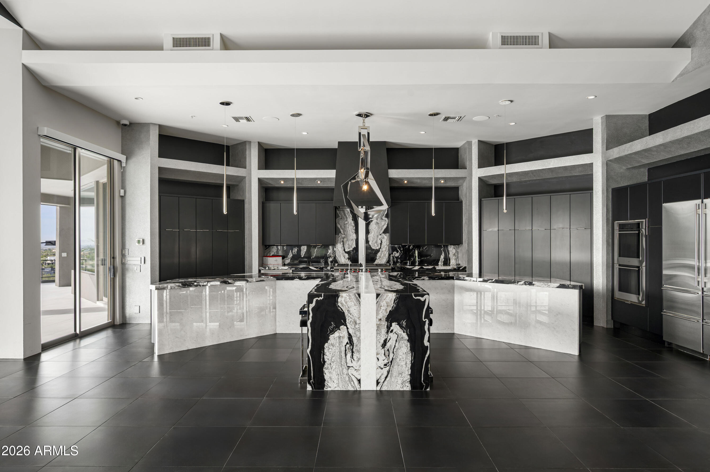 10324 E CALLE DE LAS BRISAS