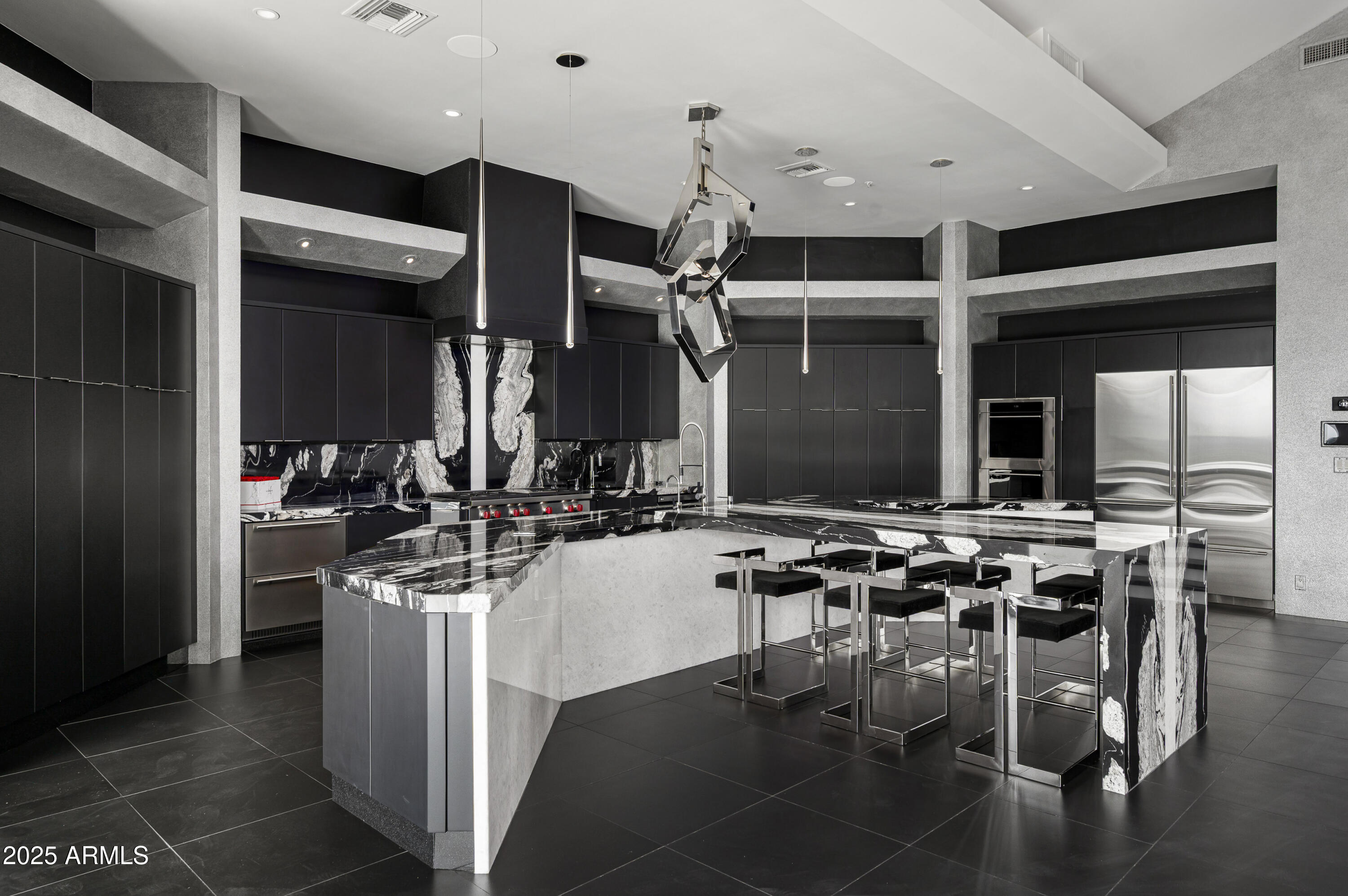 10324 E CALLE DE LAS BRISAS