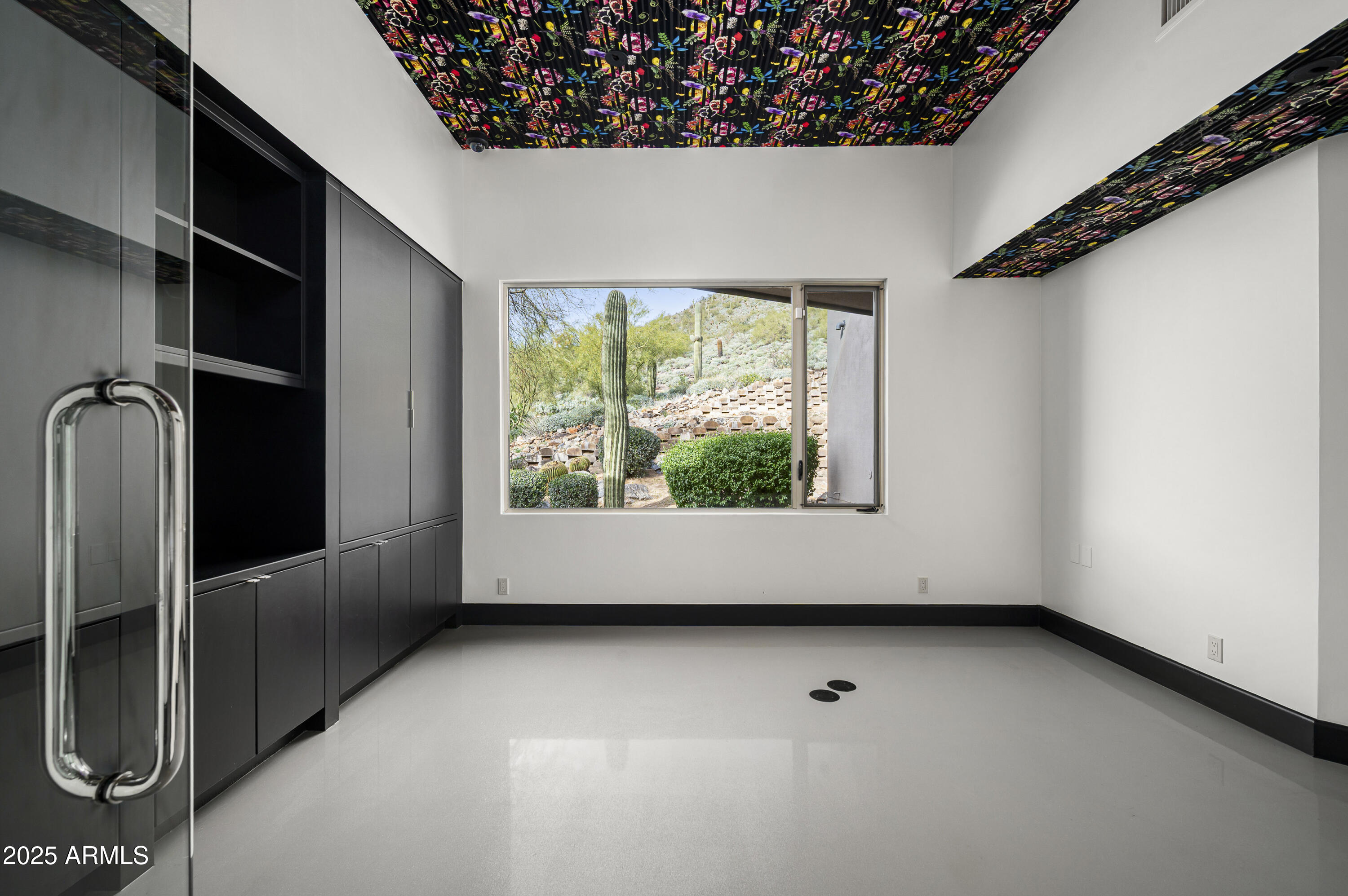 10324 E CALLE DE LAS BRISAS