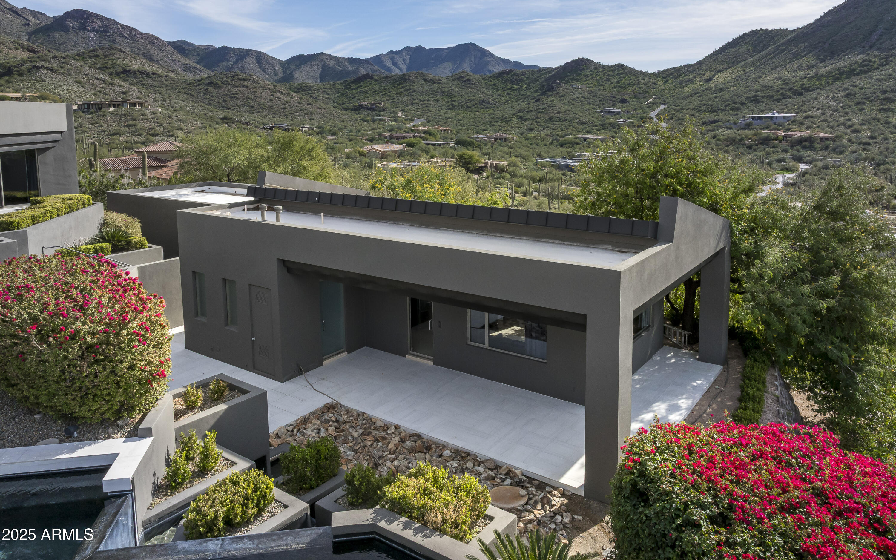 10324 E CALLE DE LAS BRISAS