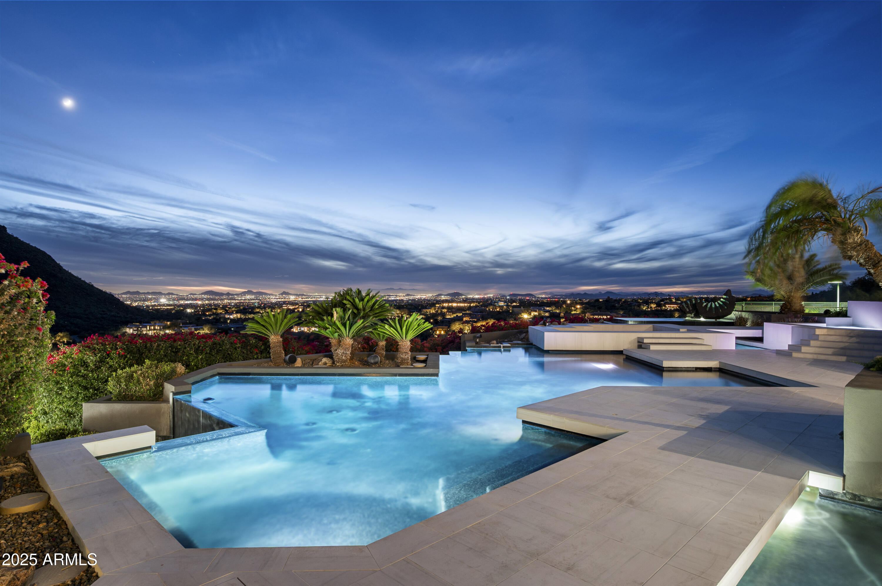 10324 E CALLE DE LAS BRISAS